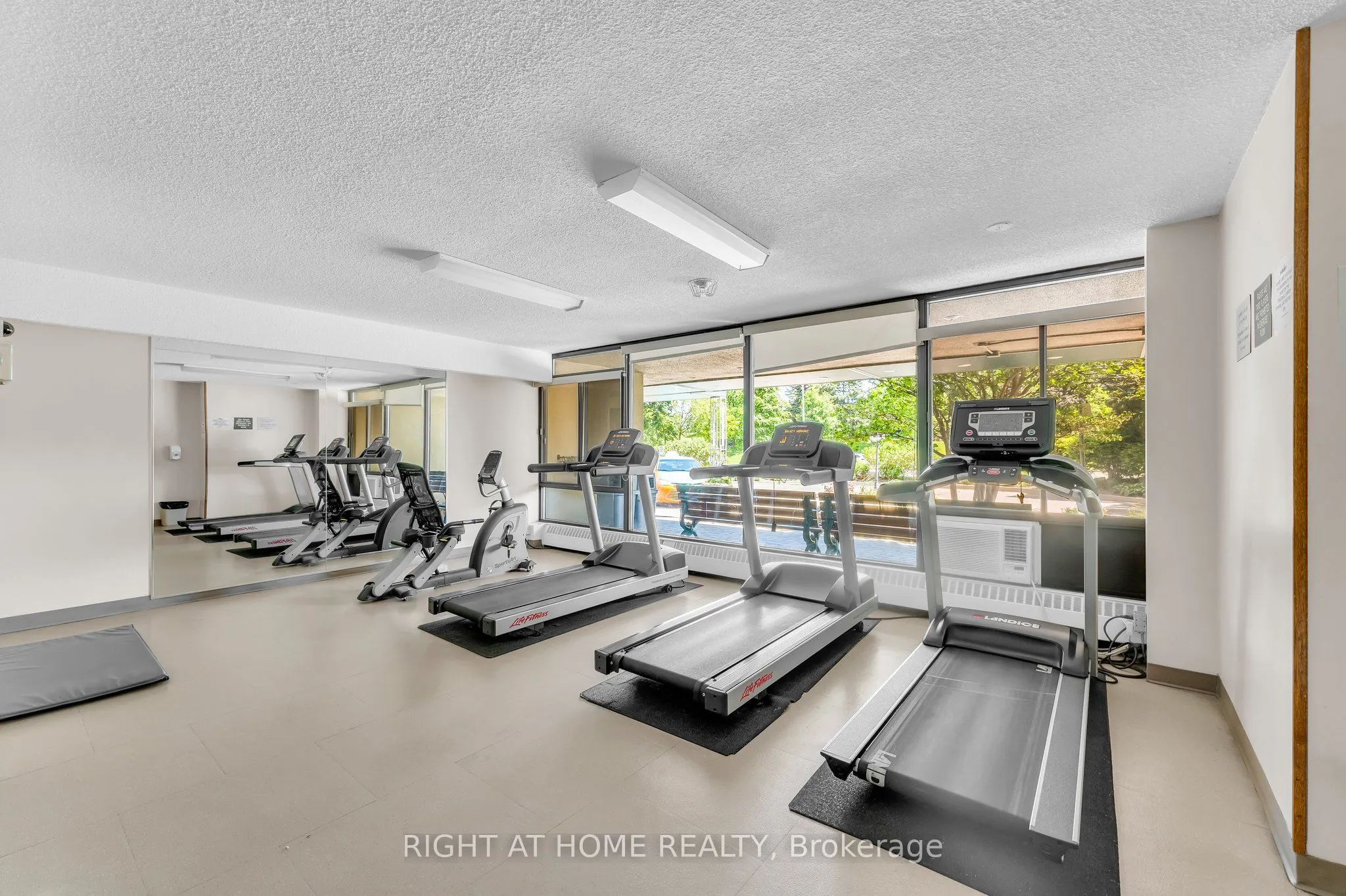 3300 Don Mills Road, #2209