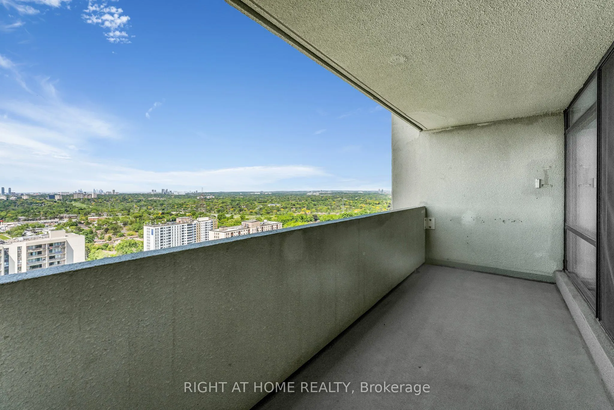 3300 Don Mills Road, #2209
