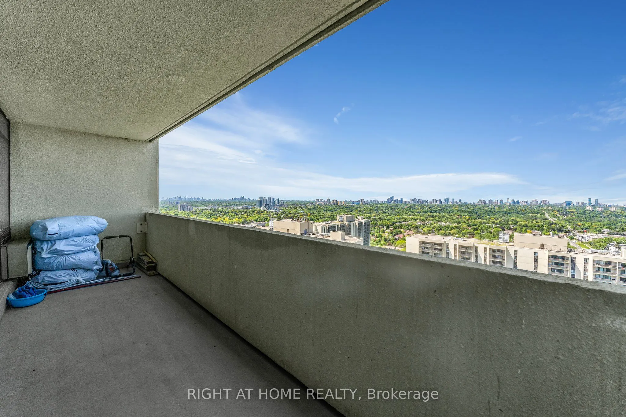 3300 Don Mills Road, #2209