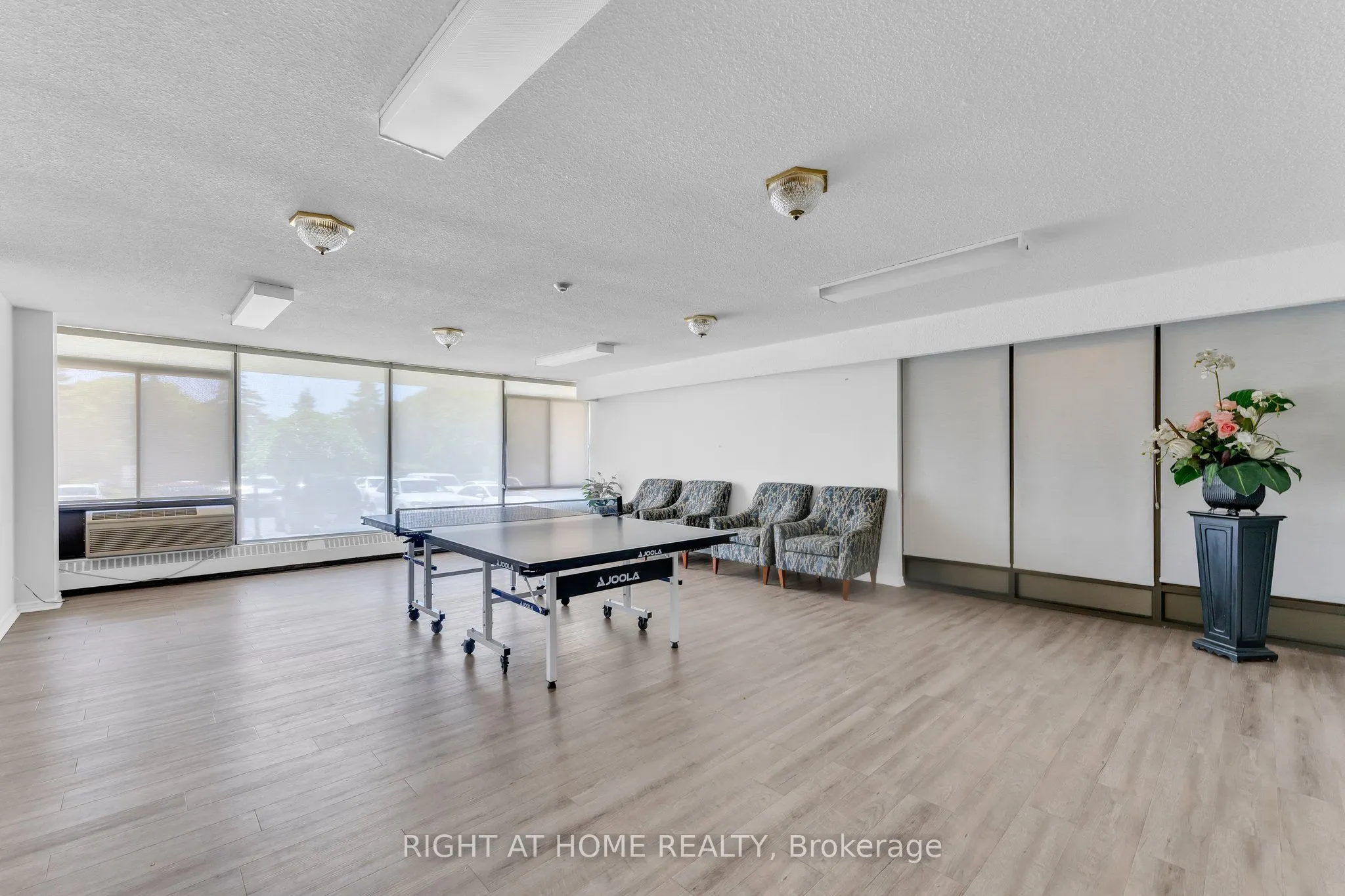 3300 Don Mills Road, #2209