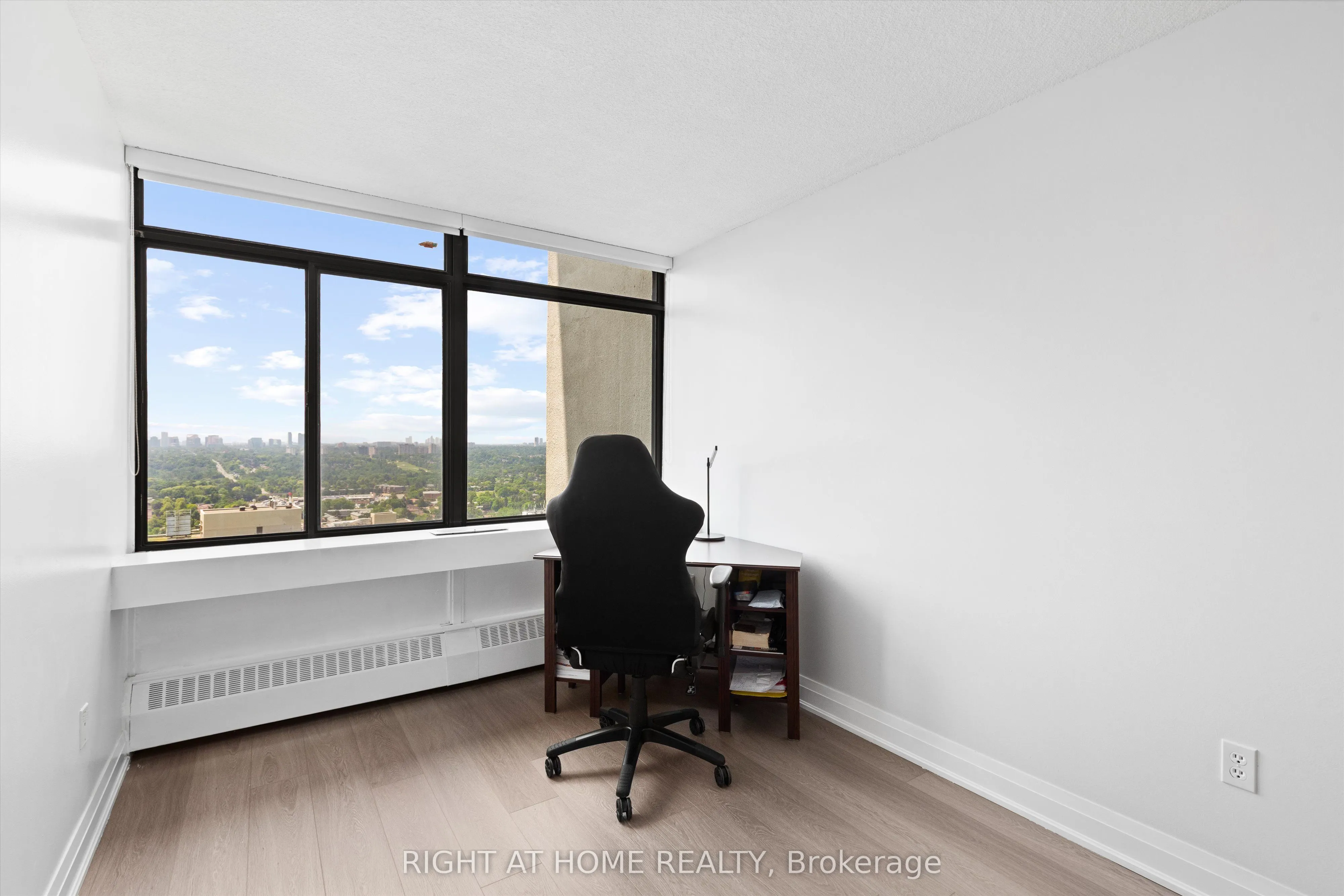 3300 Don Mills Road, #2209