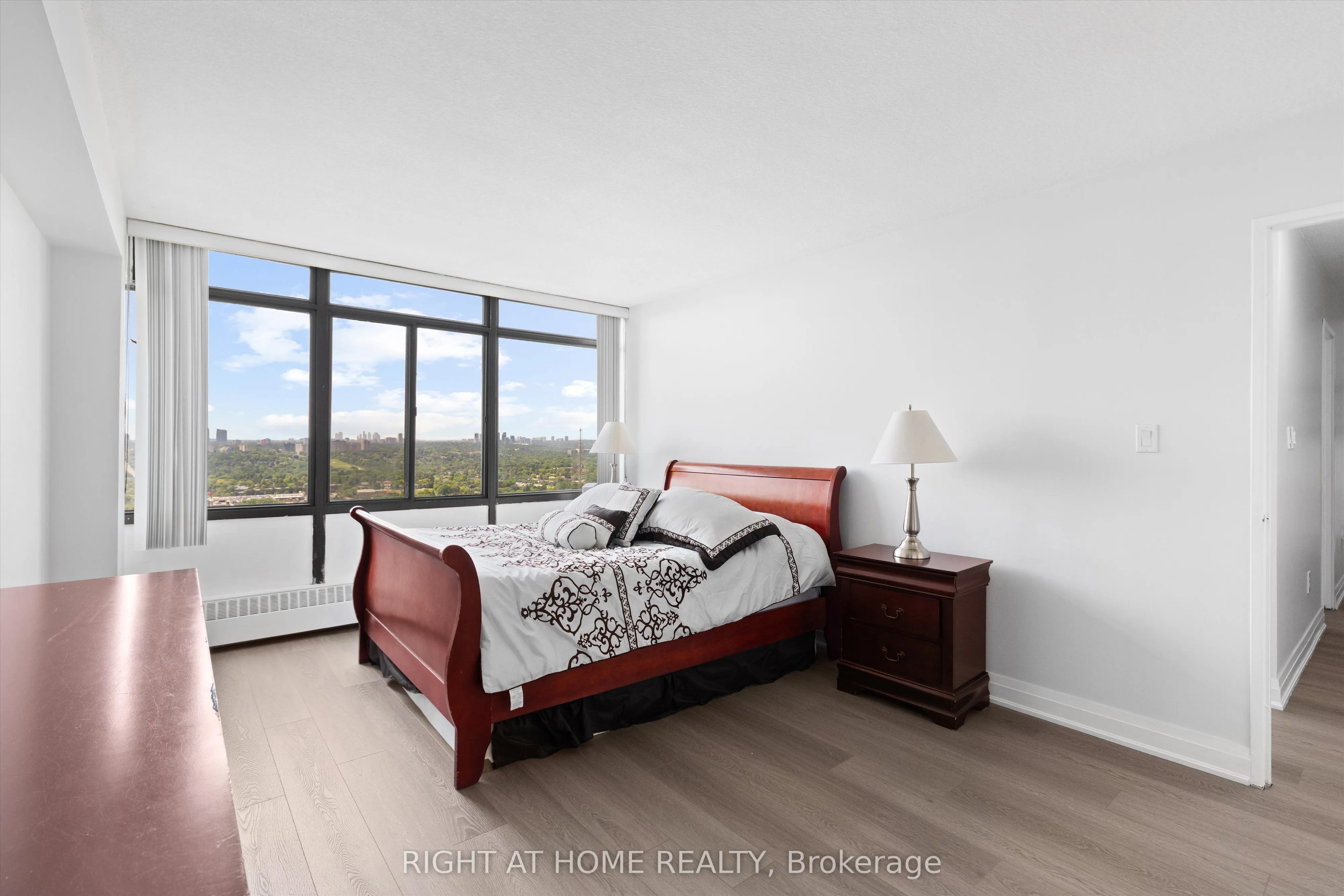 3300 Don Mills Road, #2209