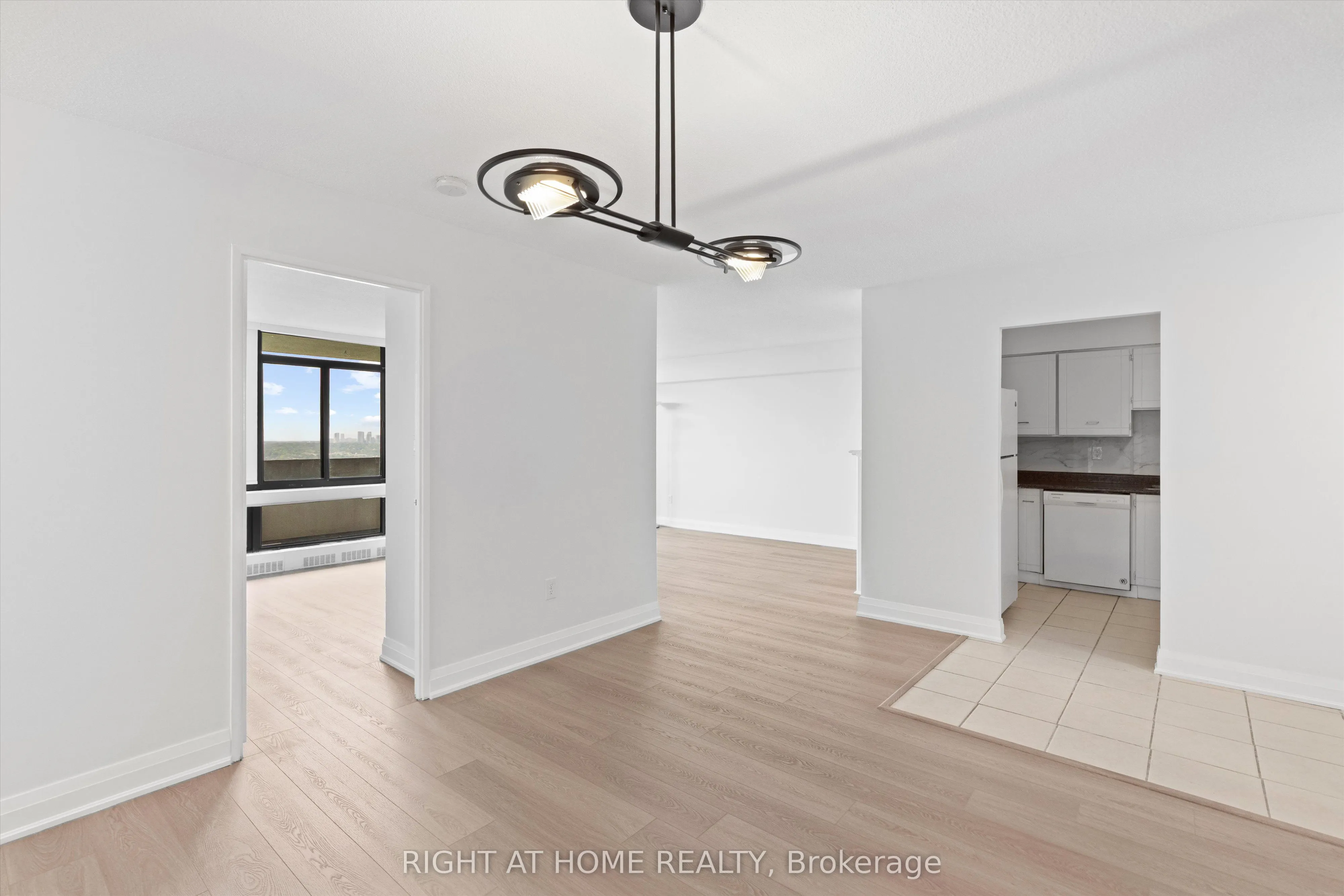 3300 Don Mills Road, #2209