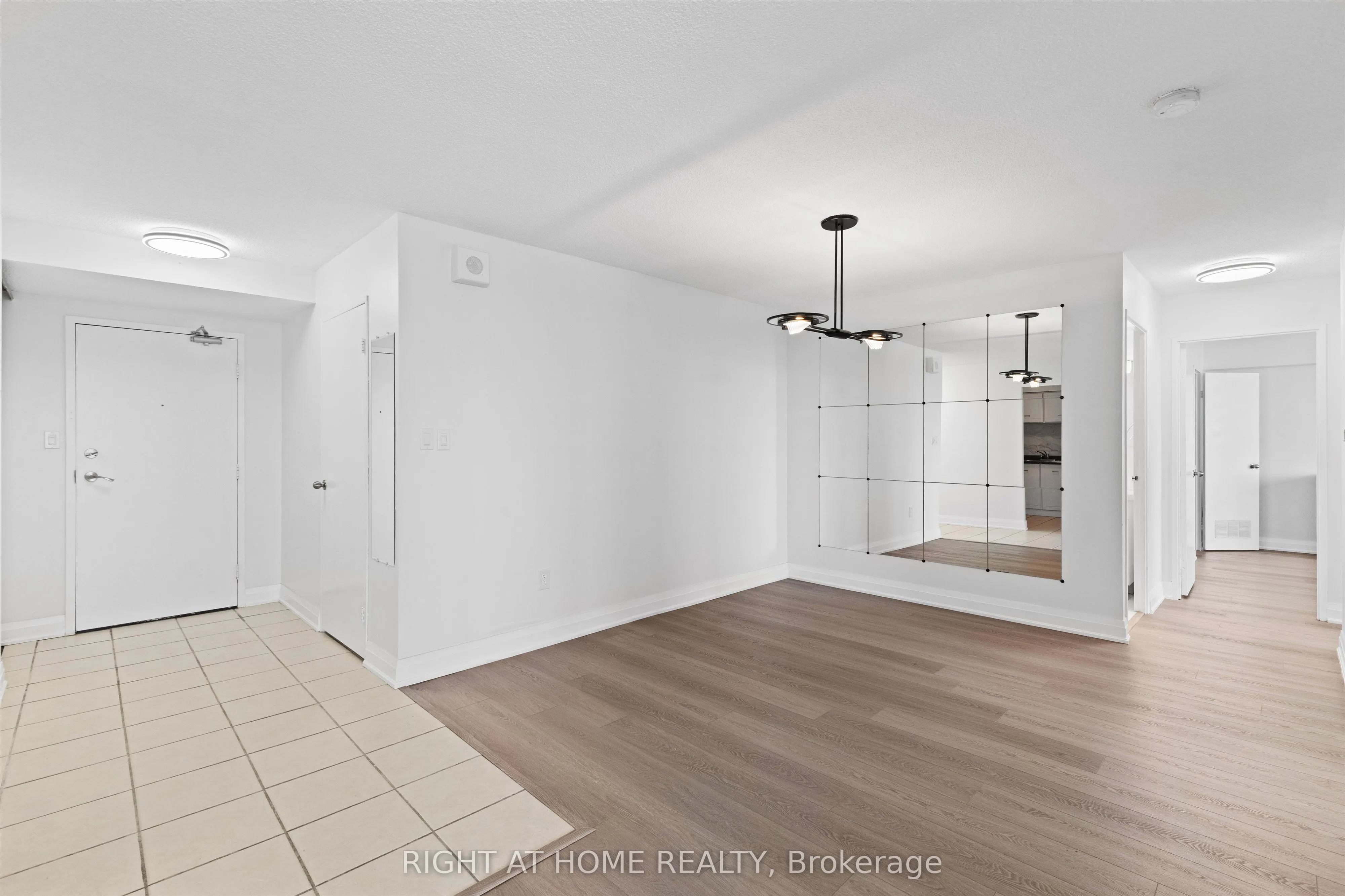 3300 Don Mills Road, #2209