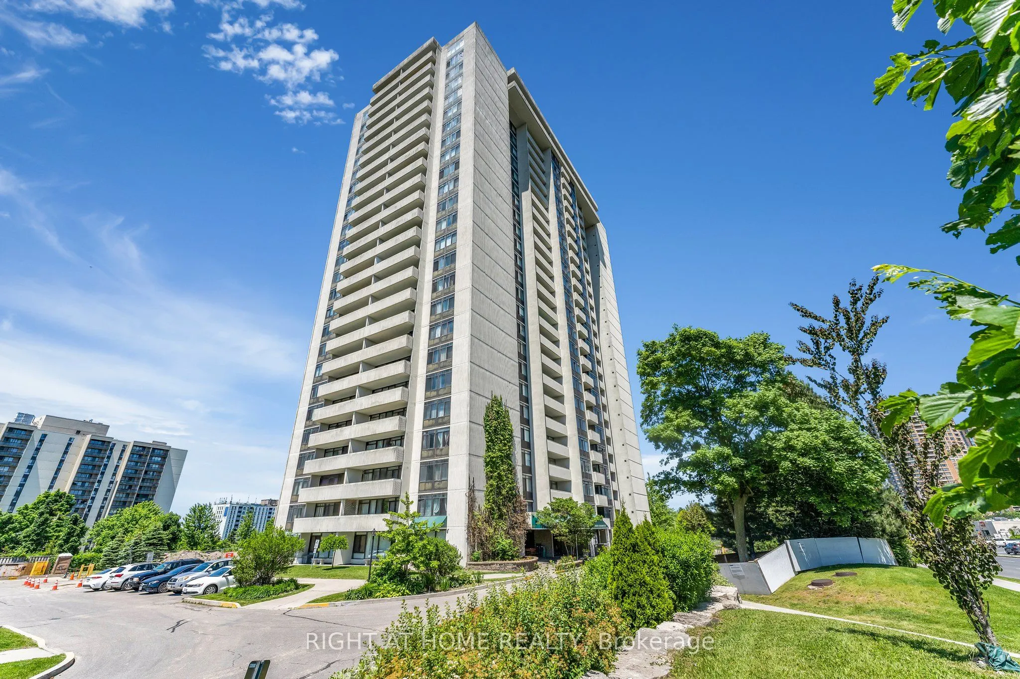 3300 Don Mills Road, #2209