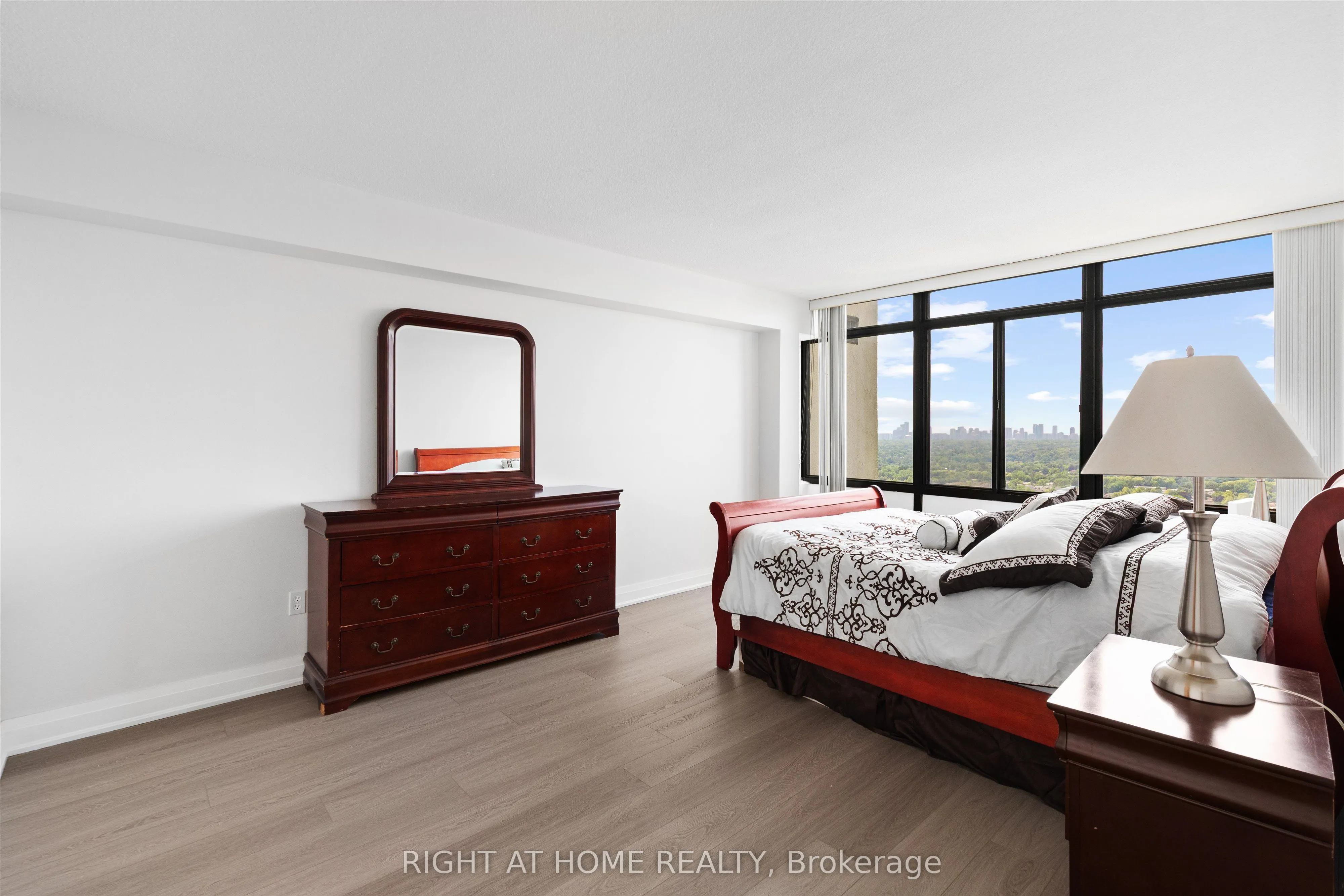 3300 Don Mills Road, #2209