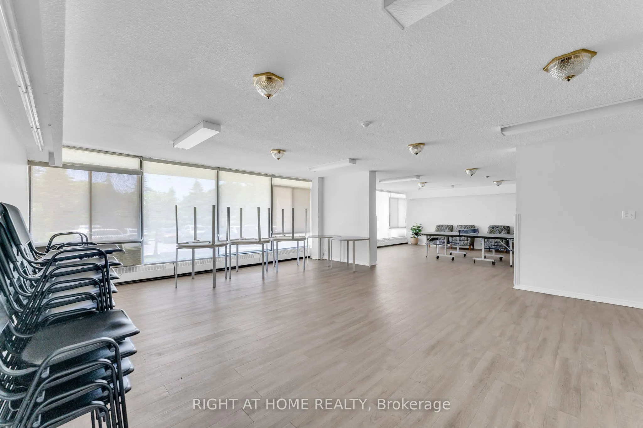 3300 Don Mills Road, #2209