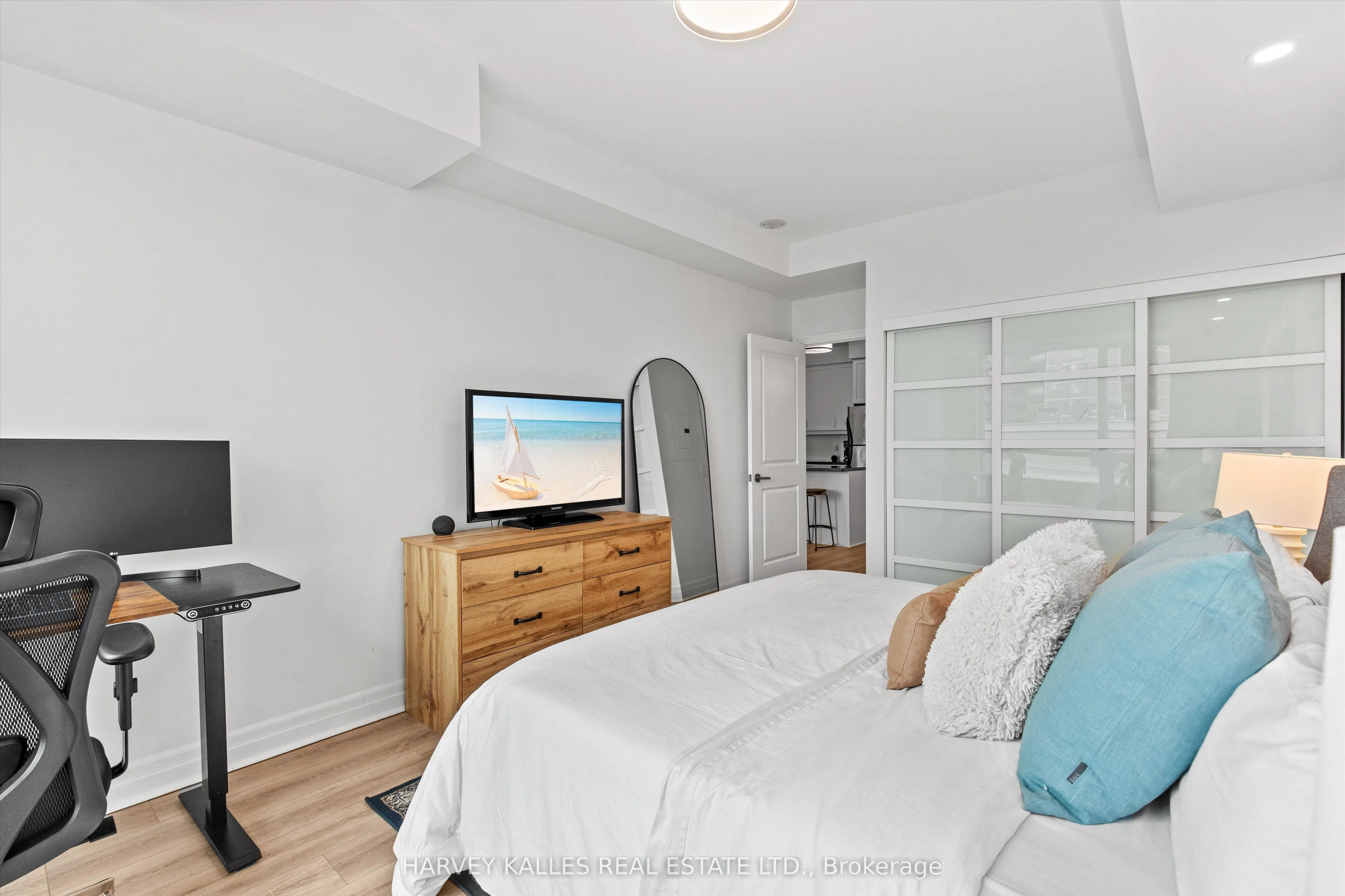 500 St Clair Avenue W, #408