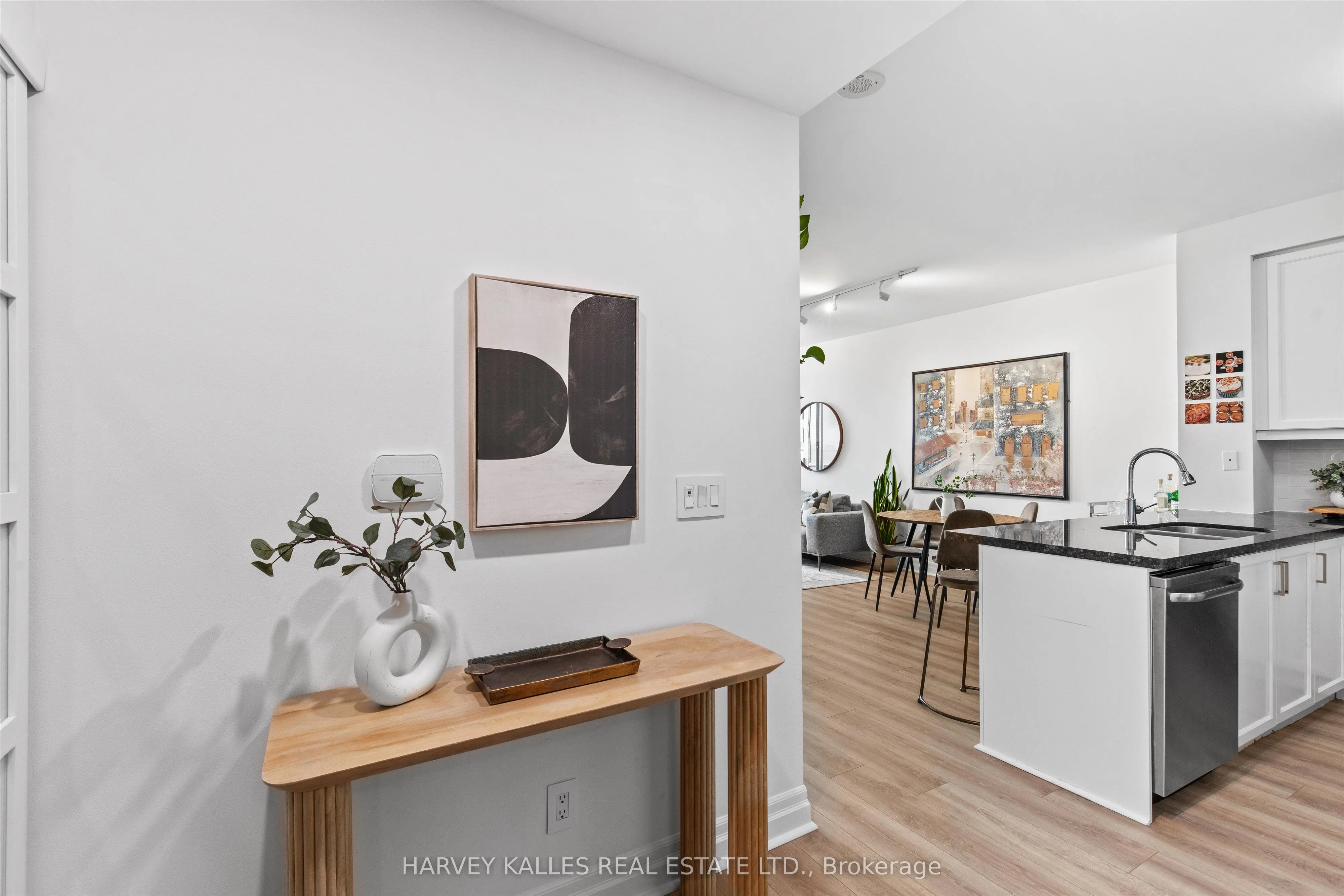 500 St Clair Avenue W, #408