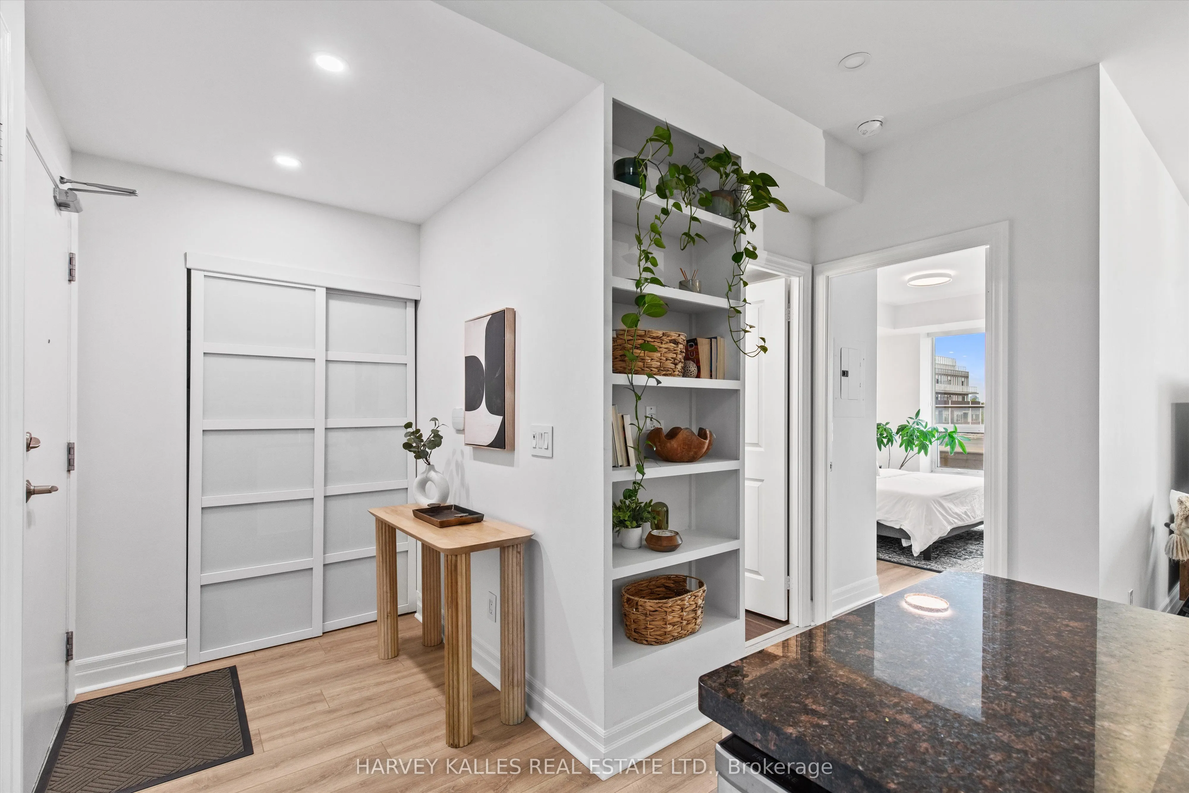 500 St Clair Avenue W, #408