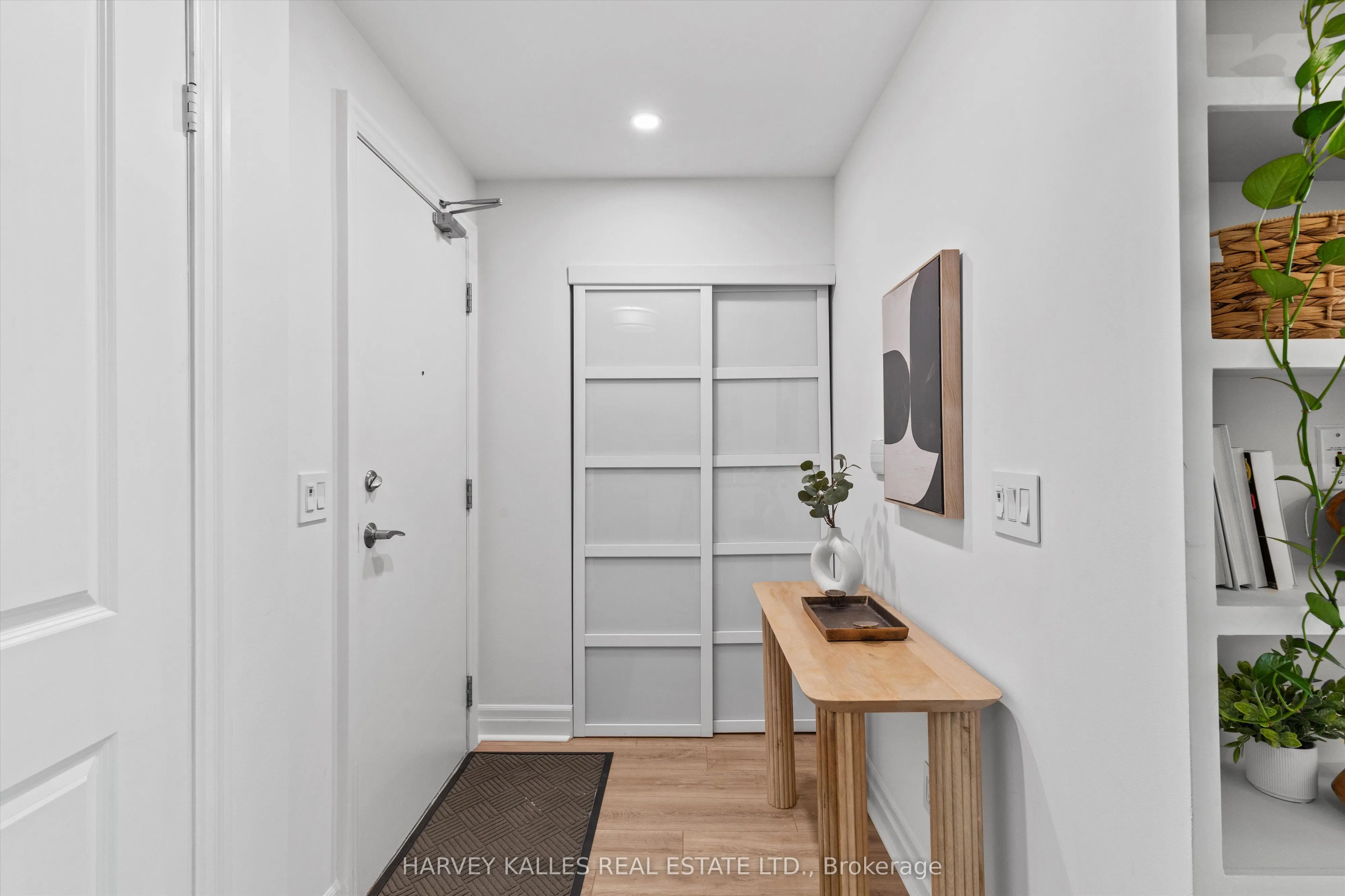 500 St Clair Avenue W, #408