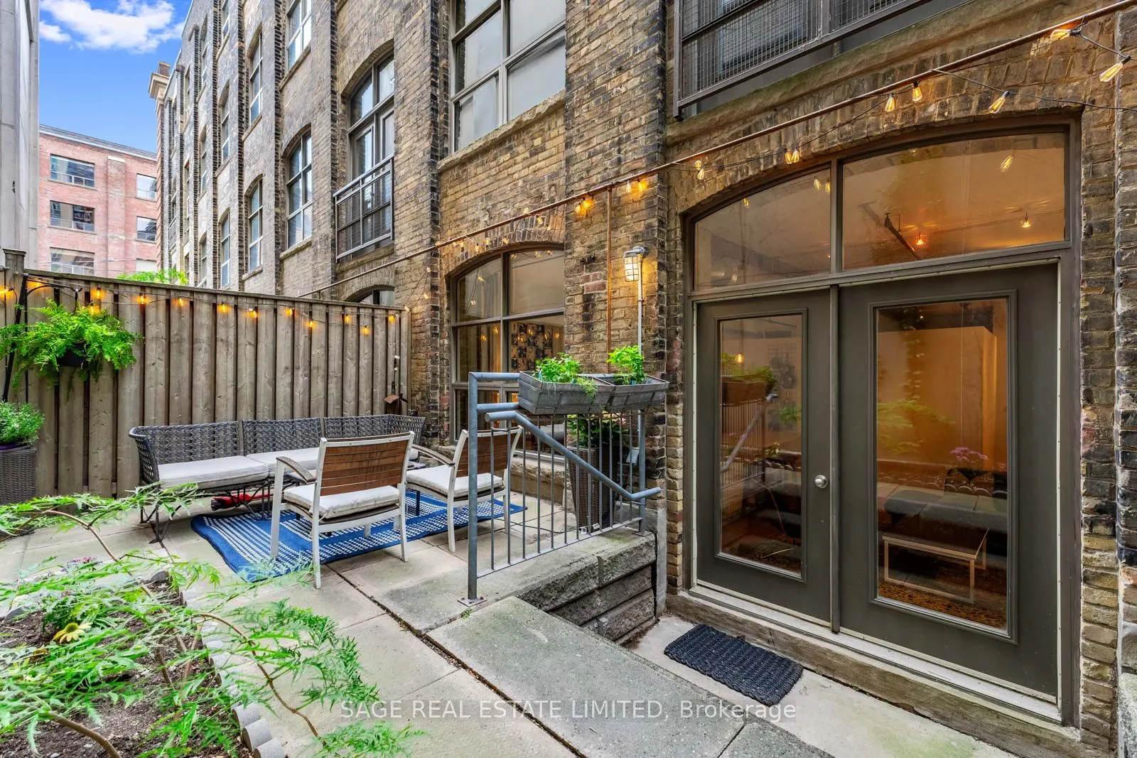 383 Adelaide Street E, #103