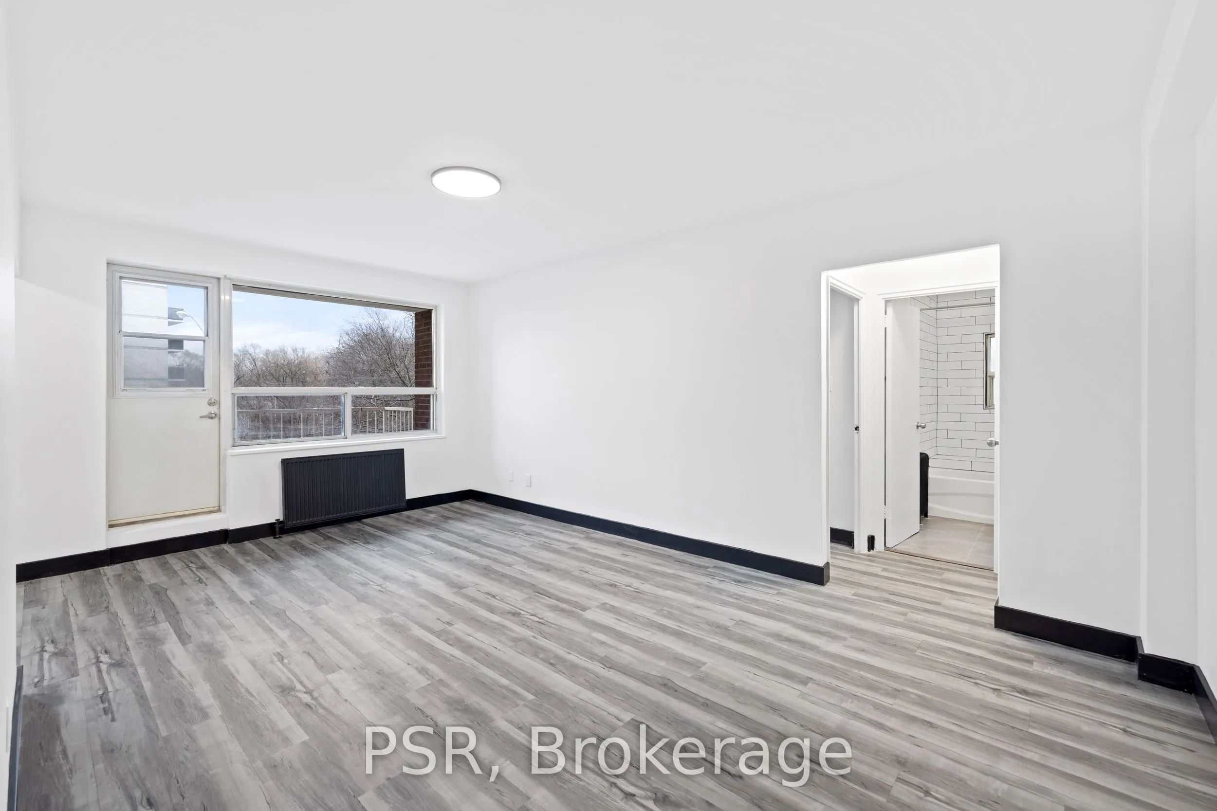 600 Eglinton Avenue W, #303