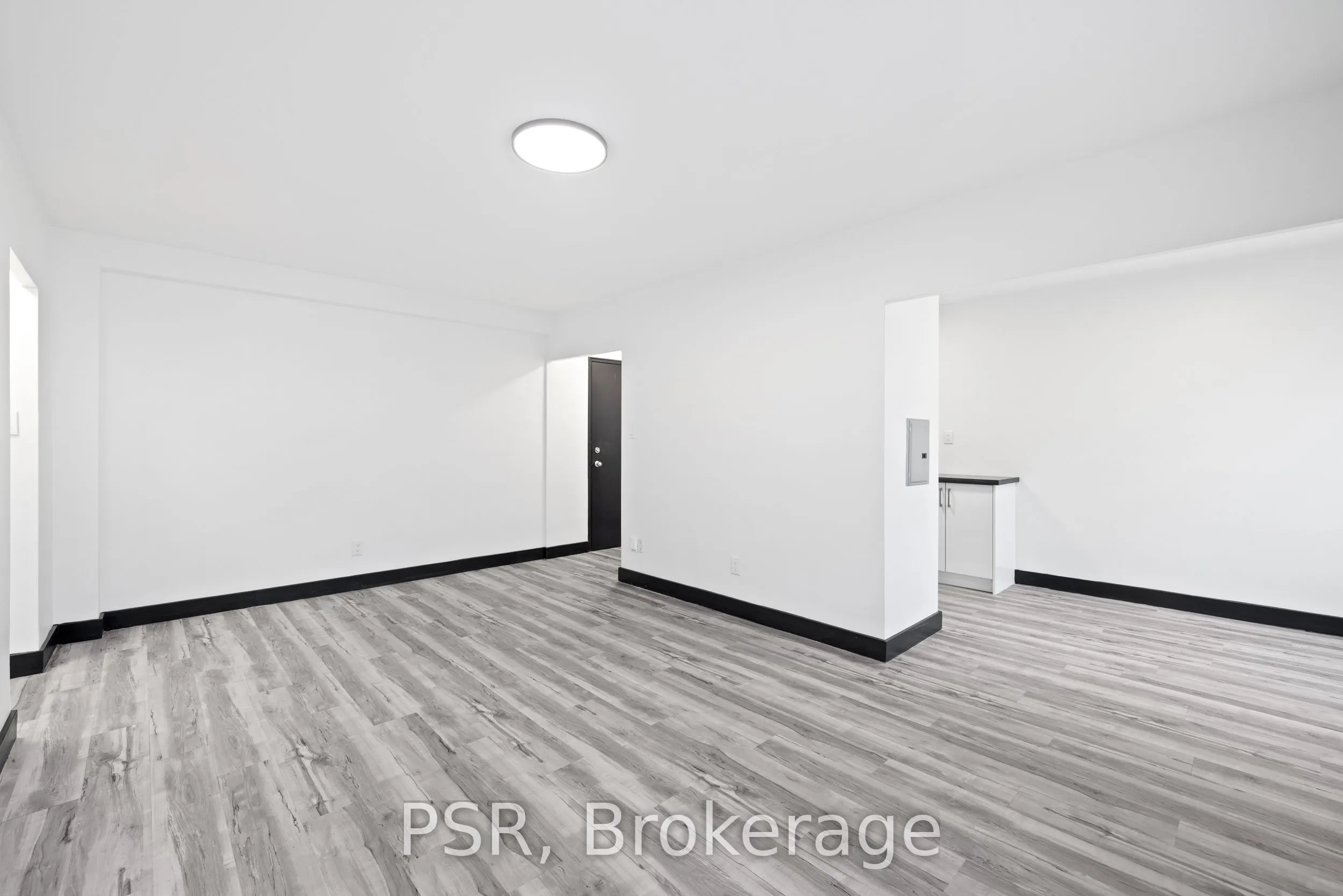 600 Eglinton Avenue W, #303