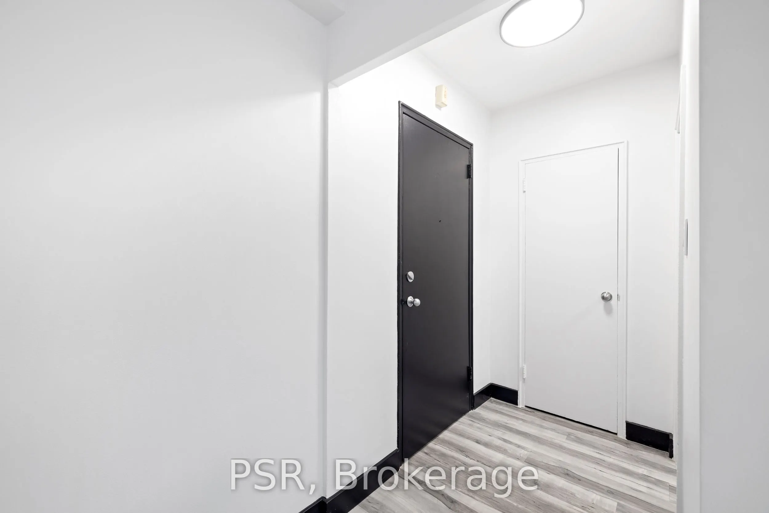 600 Eglinton Avenue W, #303