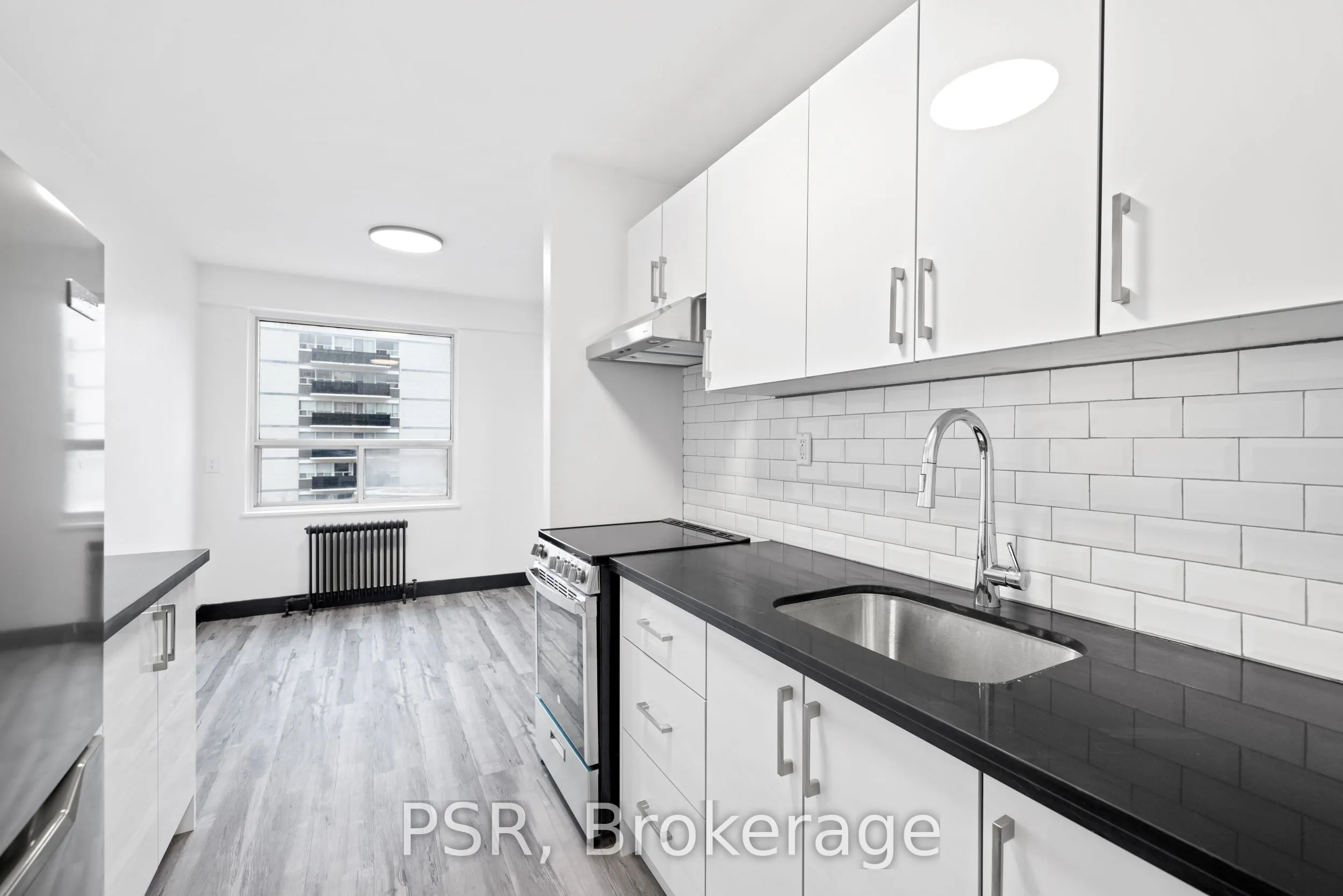 600 Eglinton Avenue W, #303