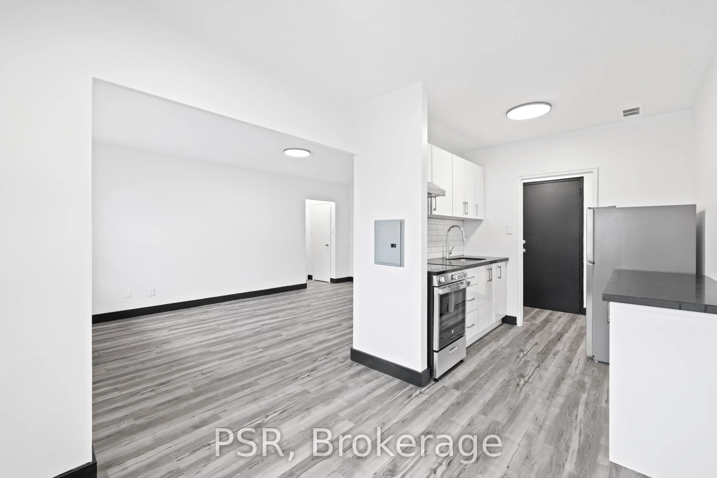 600 Eglinton Avenue W, #303