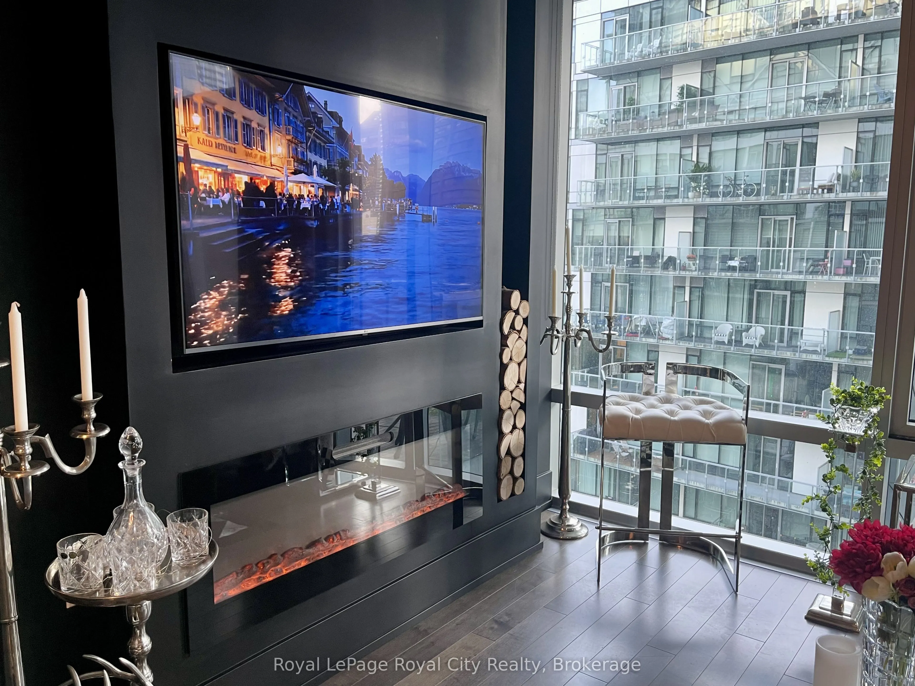 39 Queens Quay E, #830