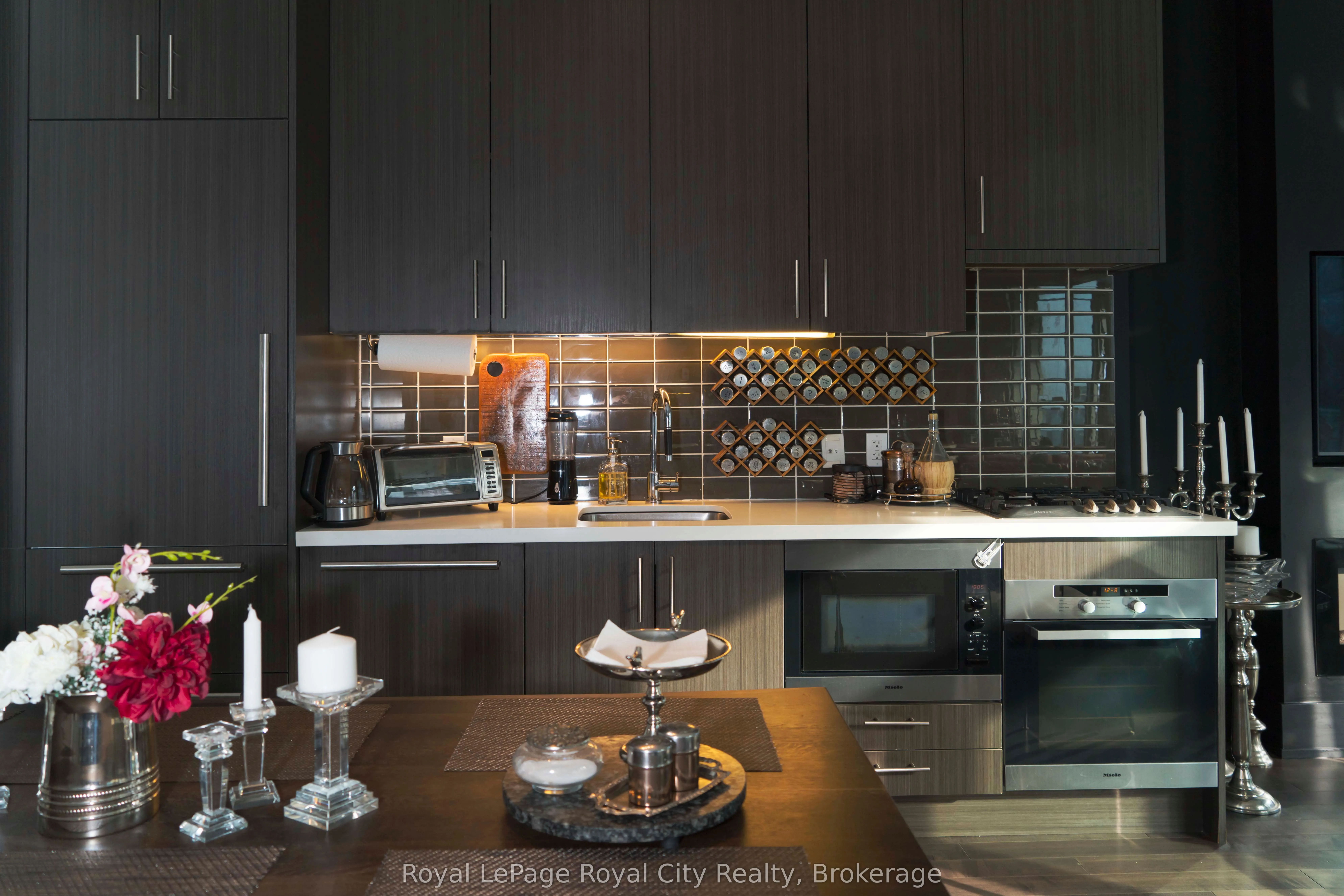 39 Queens Quay E, #830