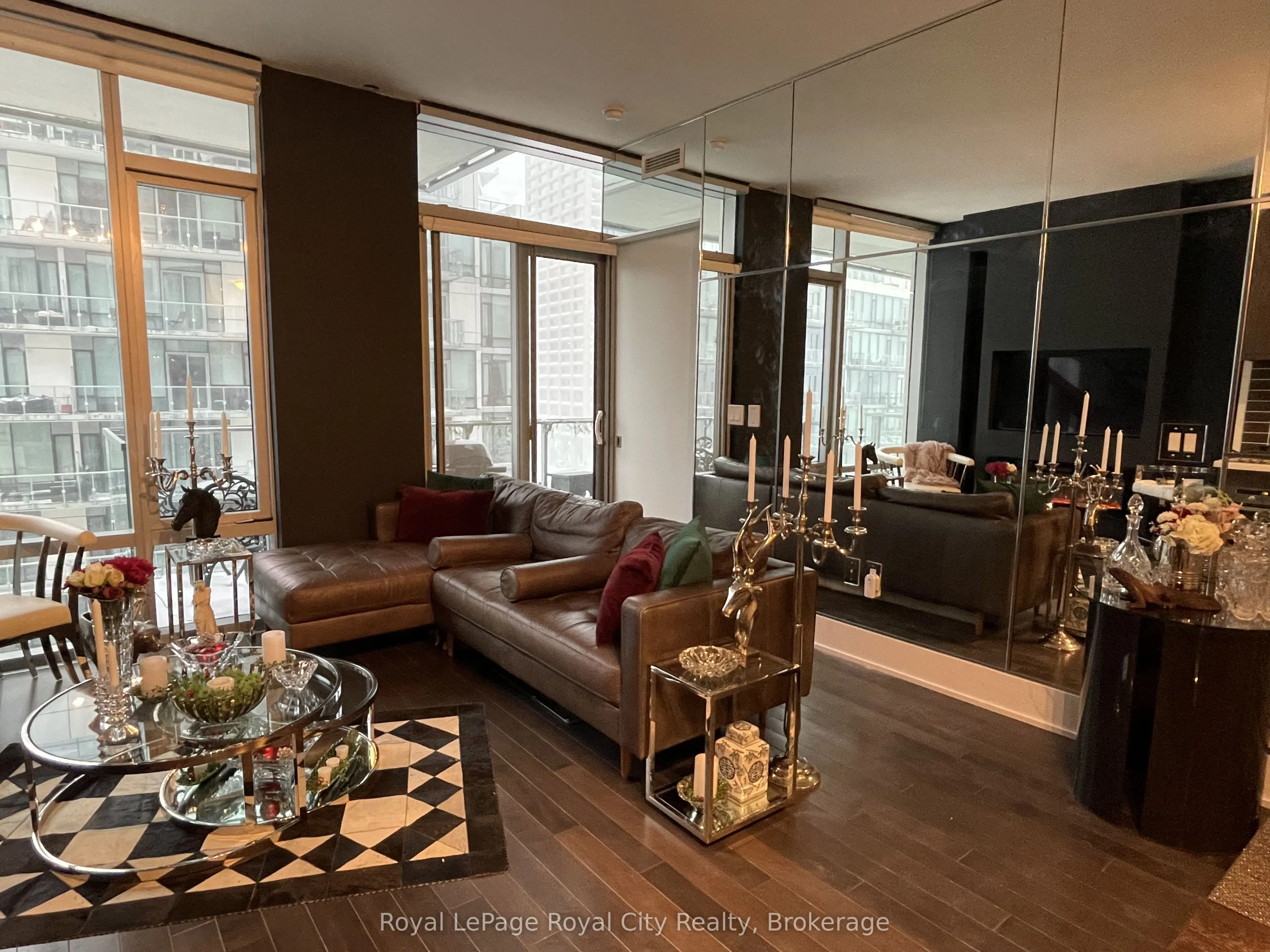 39 Queens Quay E, #830