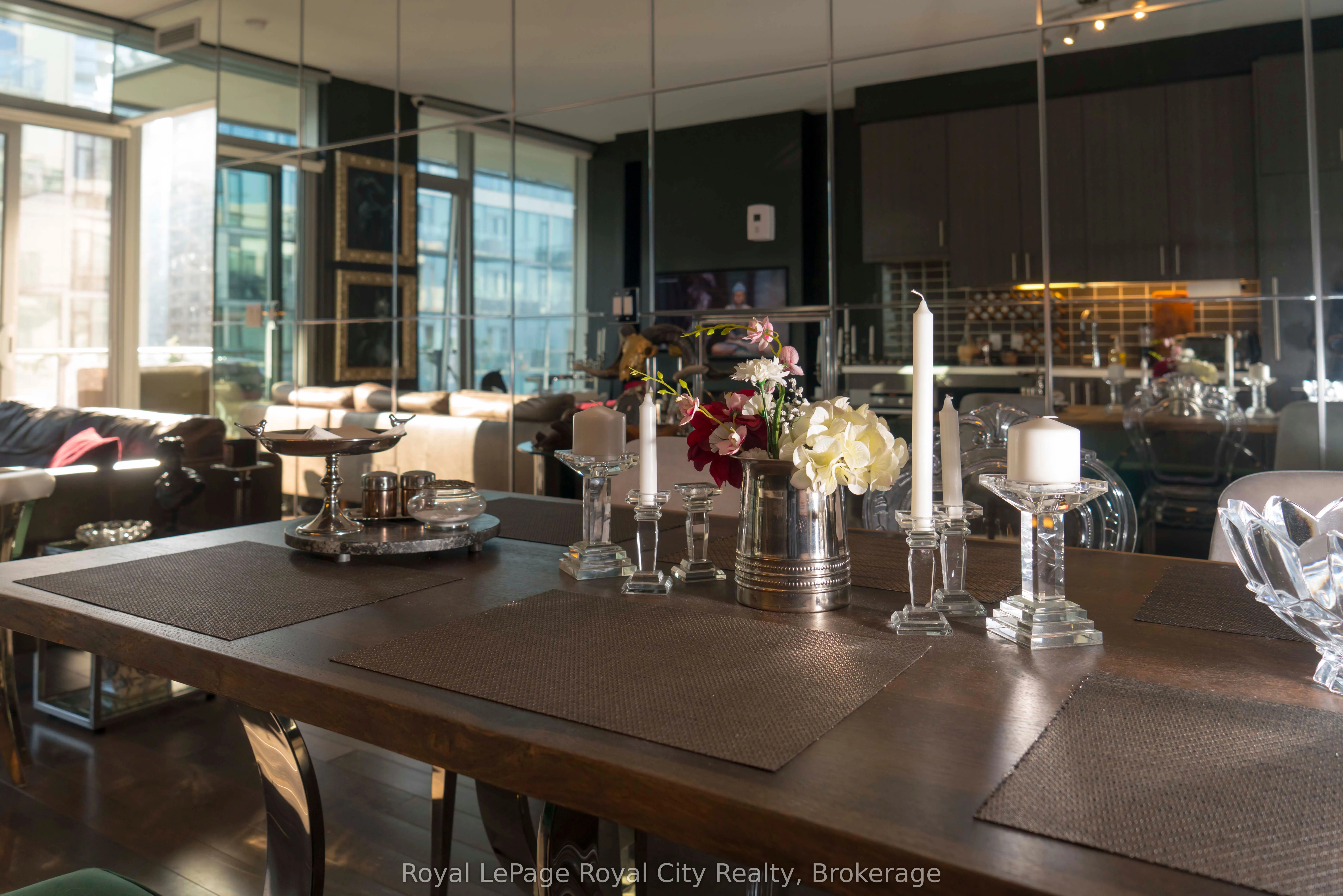 39 Queens Quay E, #830