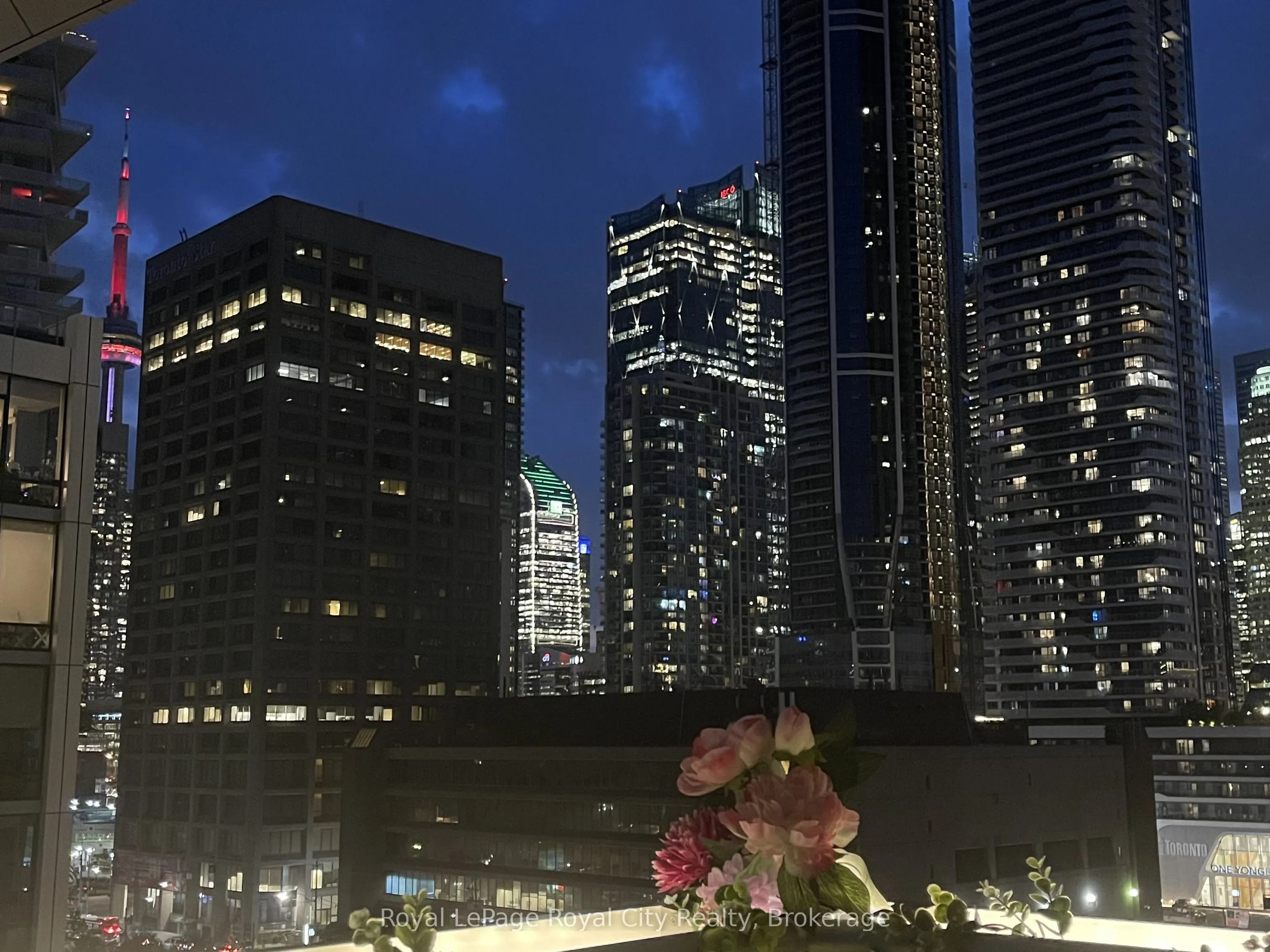 39 Queens Quay E, #830
