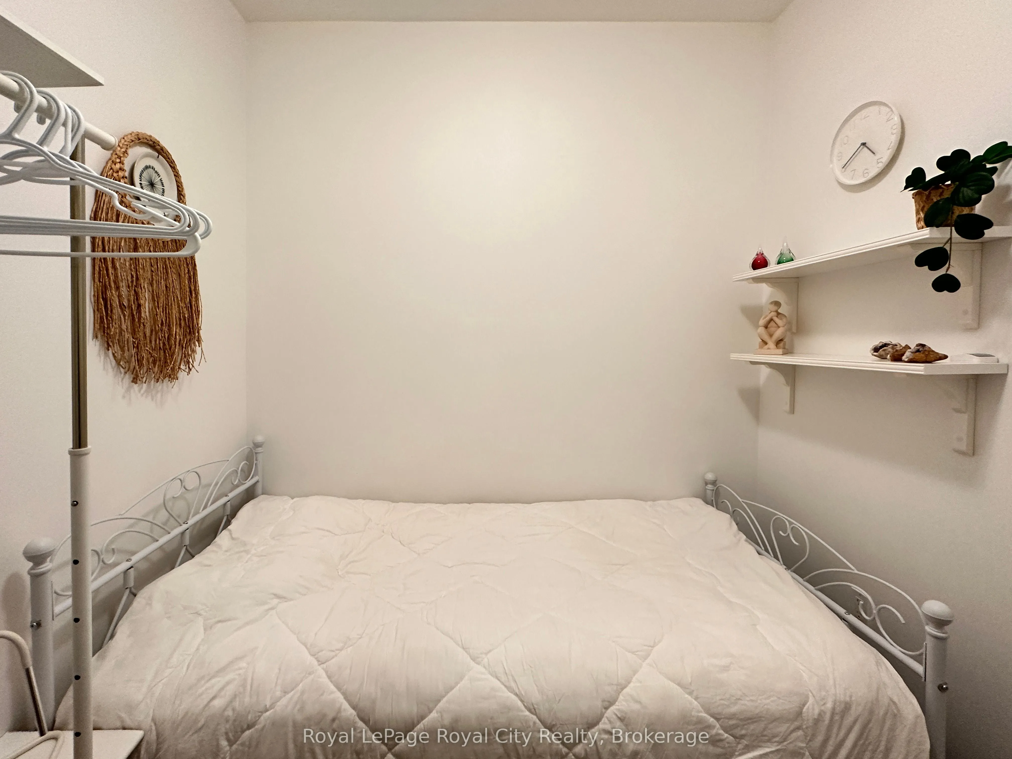 39 Queens Quay E, #830