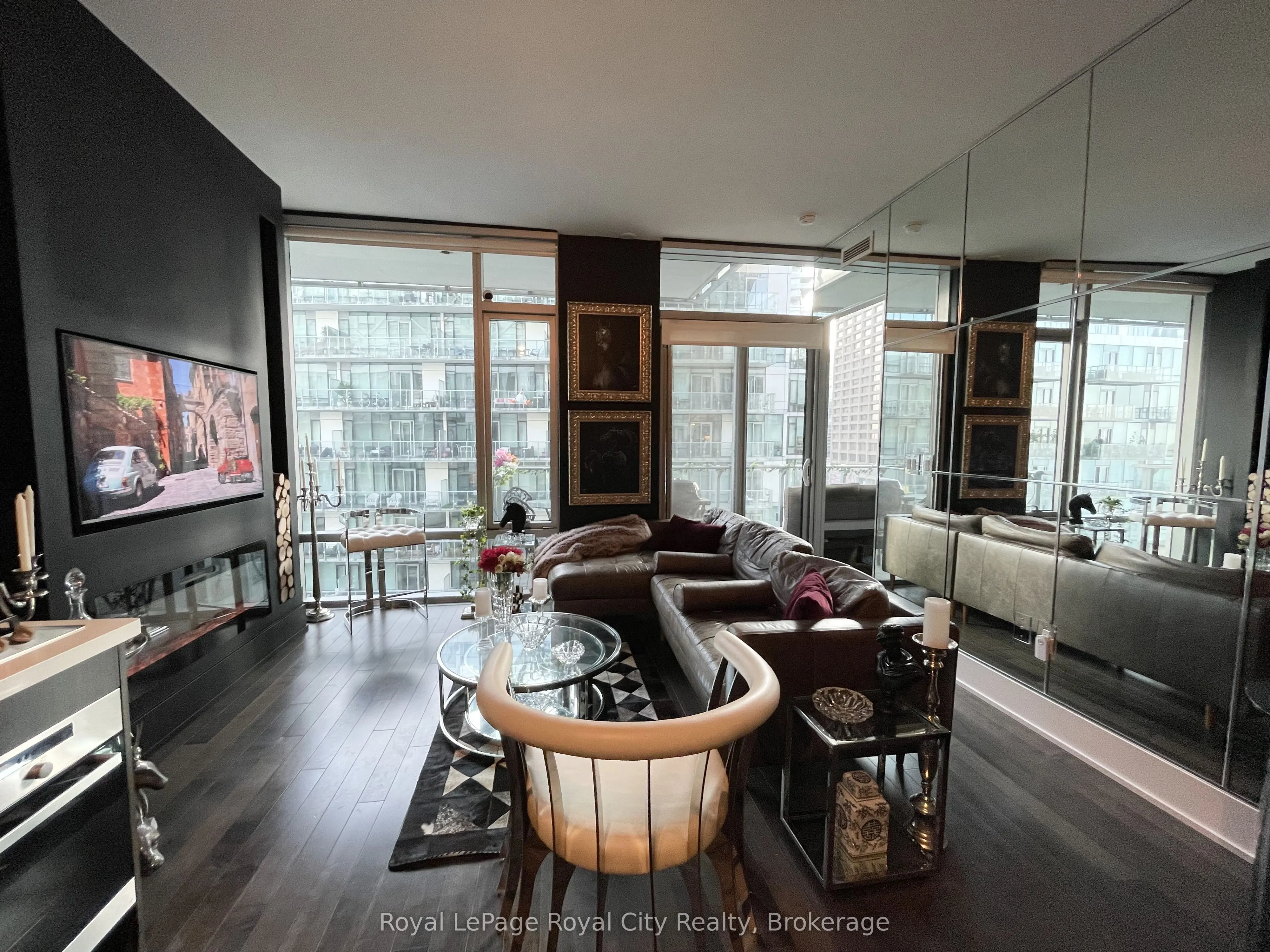 39 Queens Quay E, #830