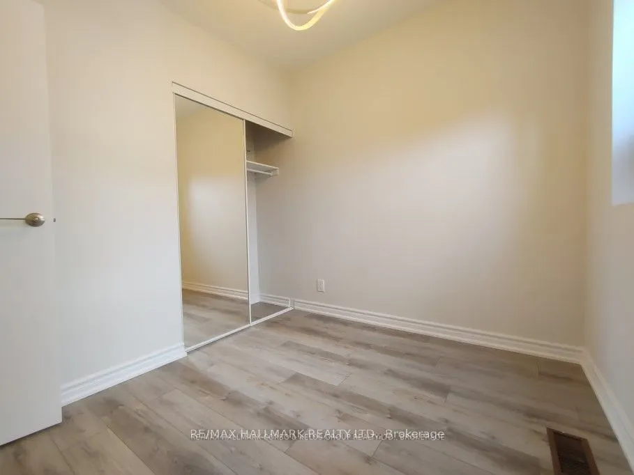 13 Northern Place