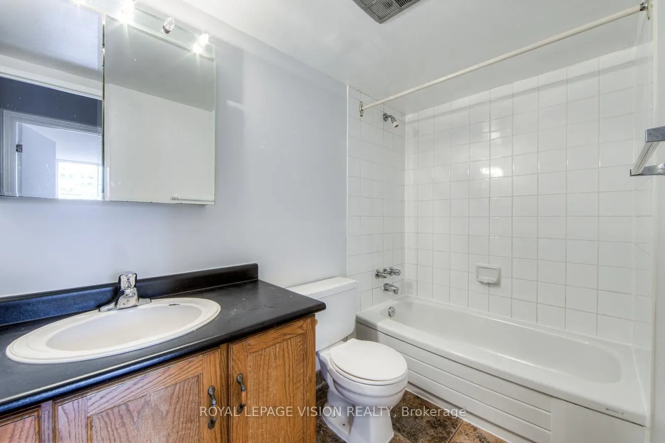 633 Bay Street, #216