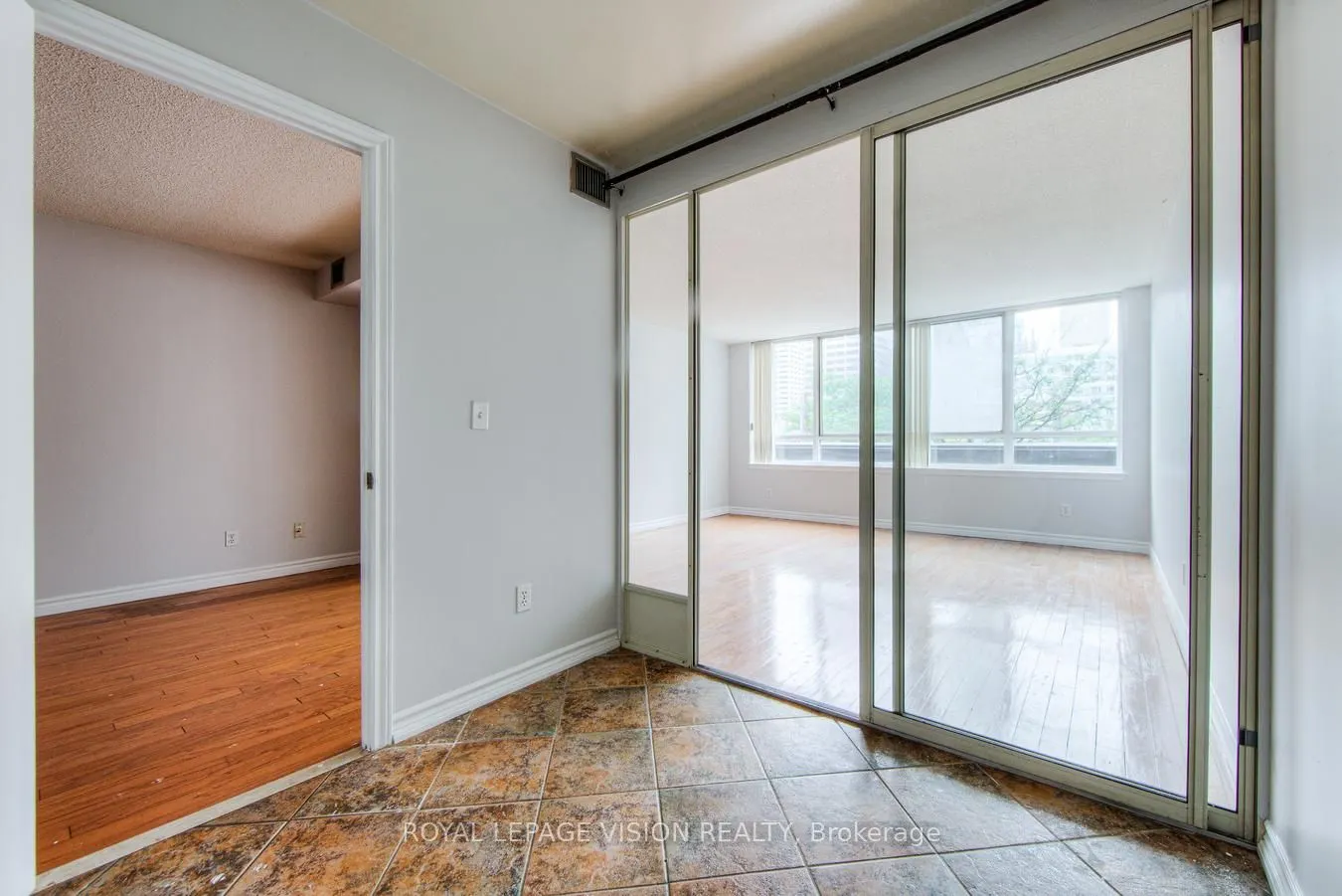633 Bay Street, #216