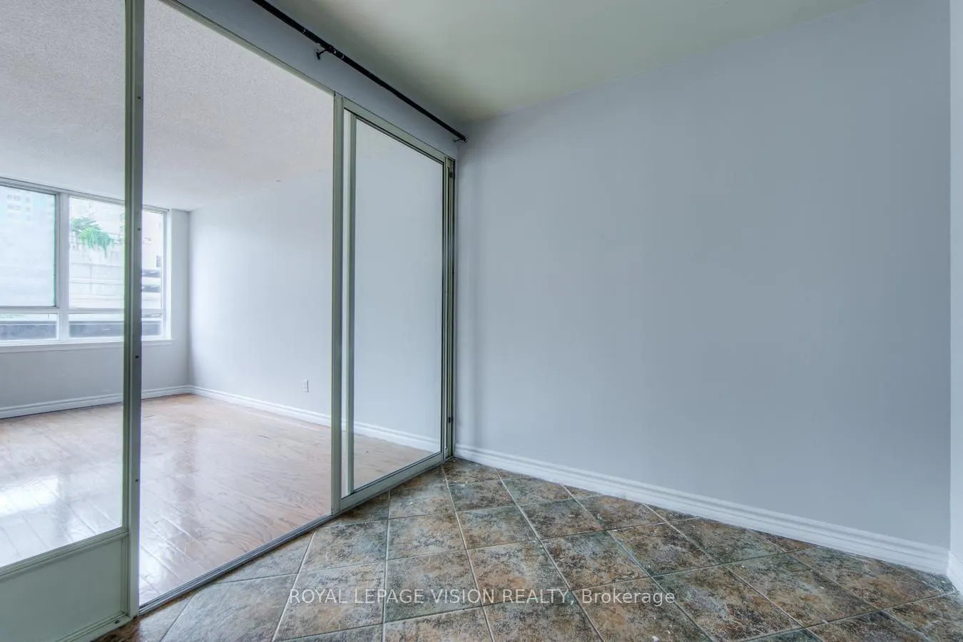 633 Bay Street, #216