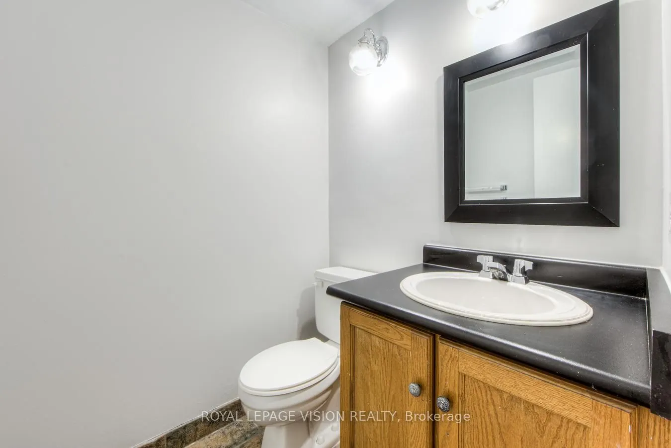 633 Bay Street, #216