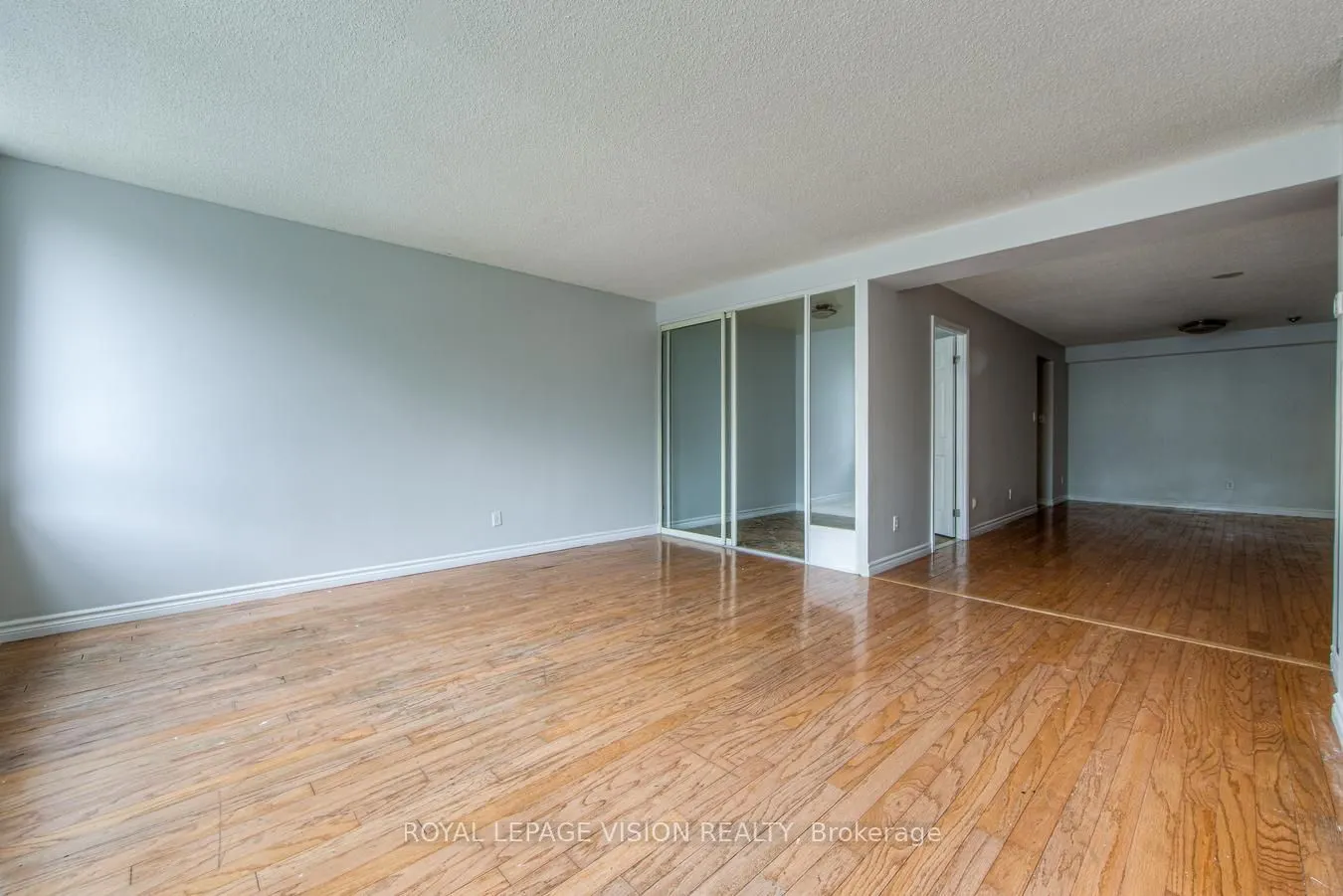 633 Bay Street, #216