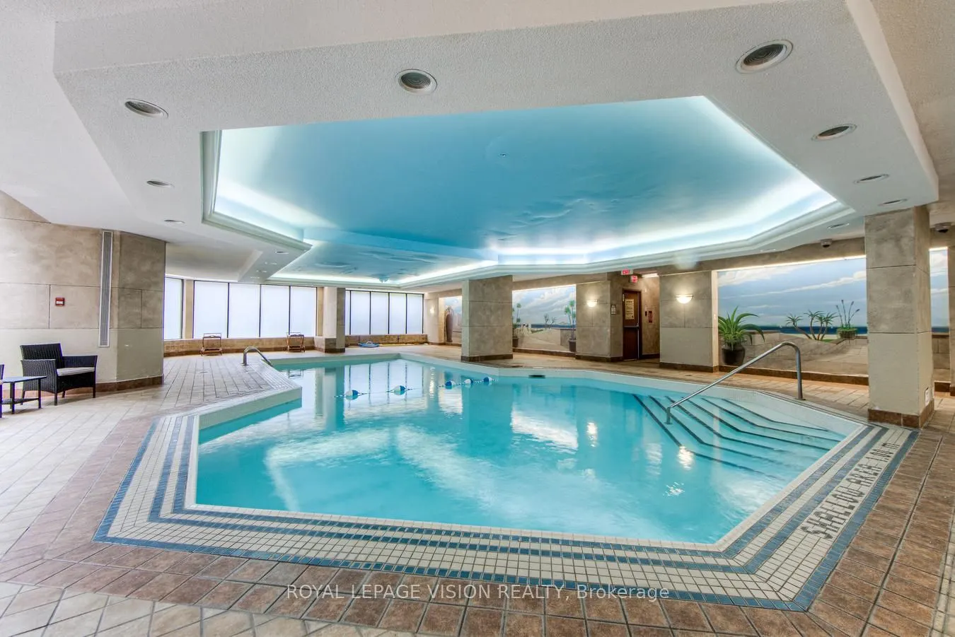 633 Bay Street, #216