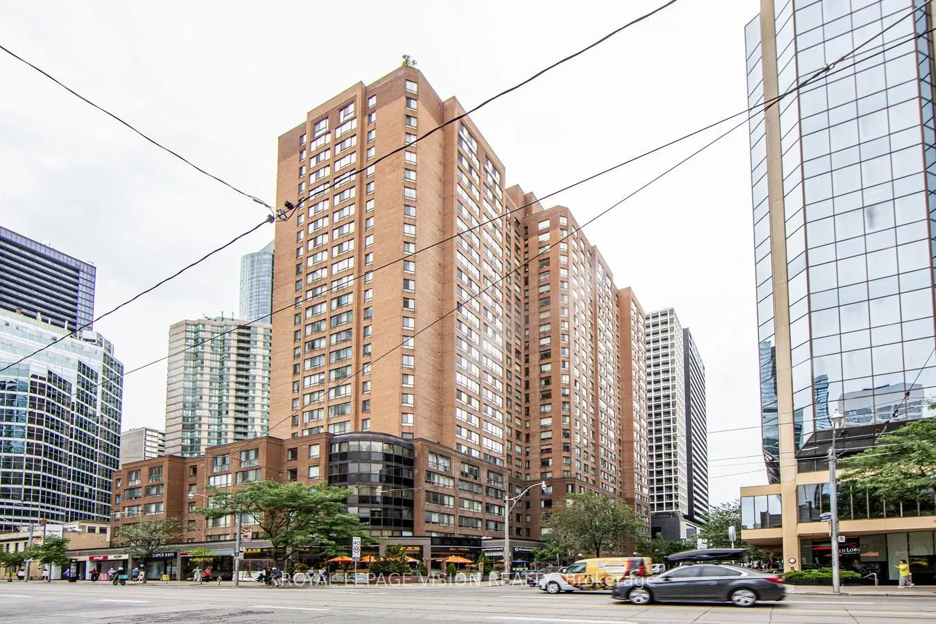 633 Bay Street, #216