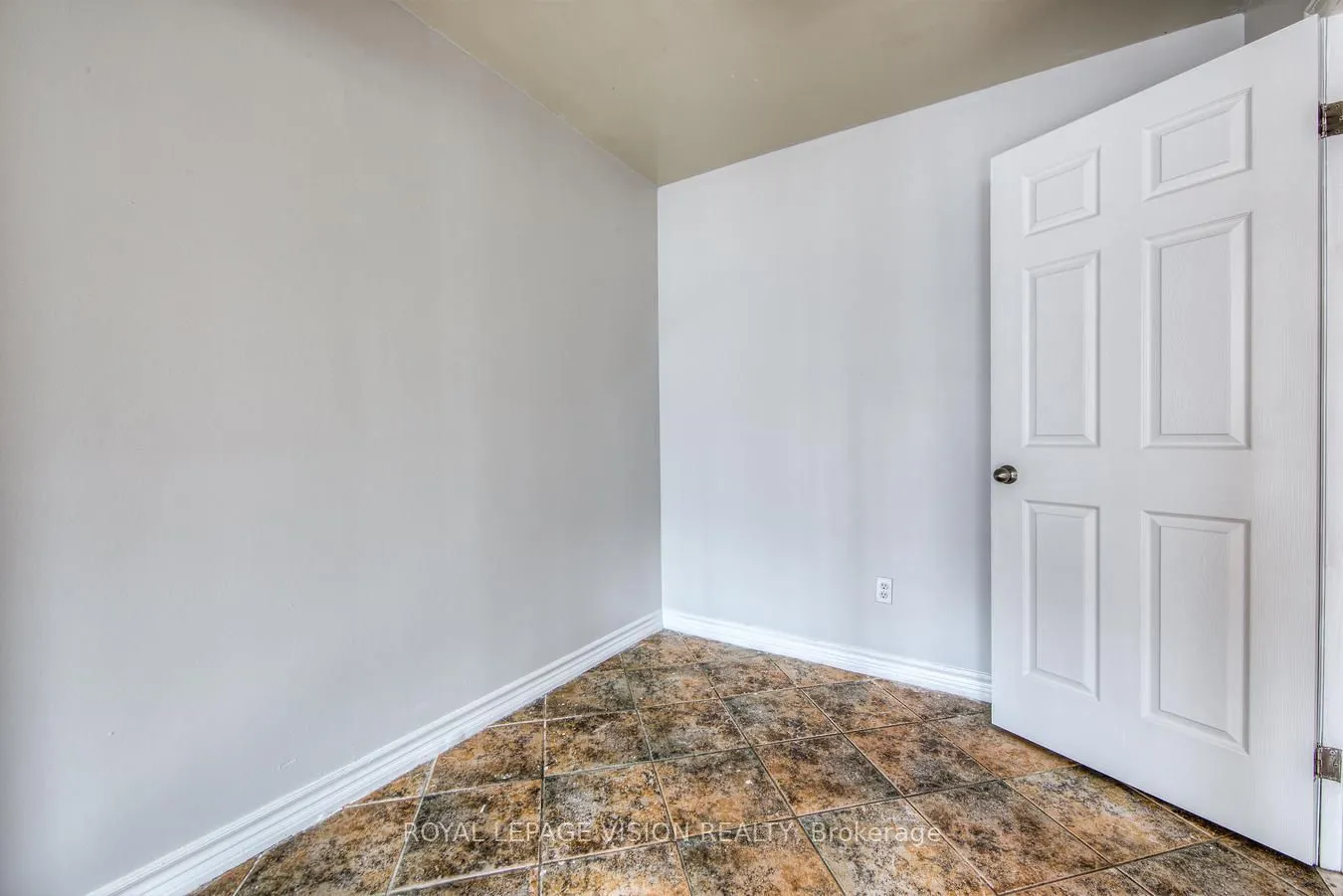633 Bay Street, #216