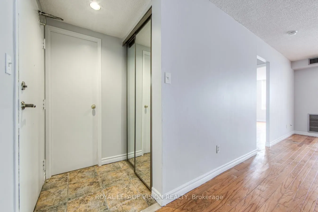 633 Bay Street, #216