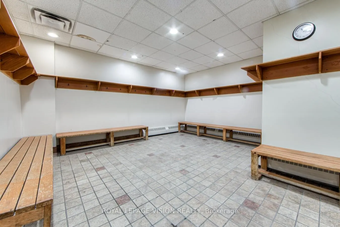 633 Bay Street, #216
