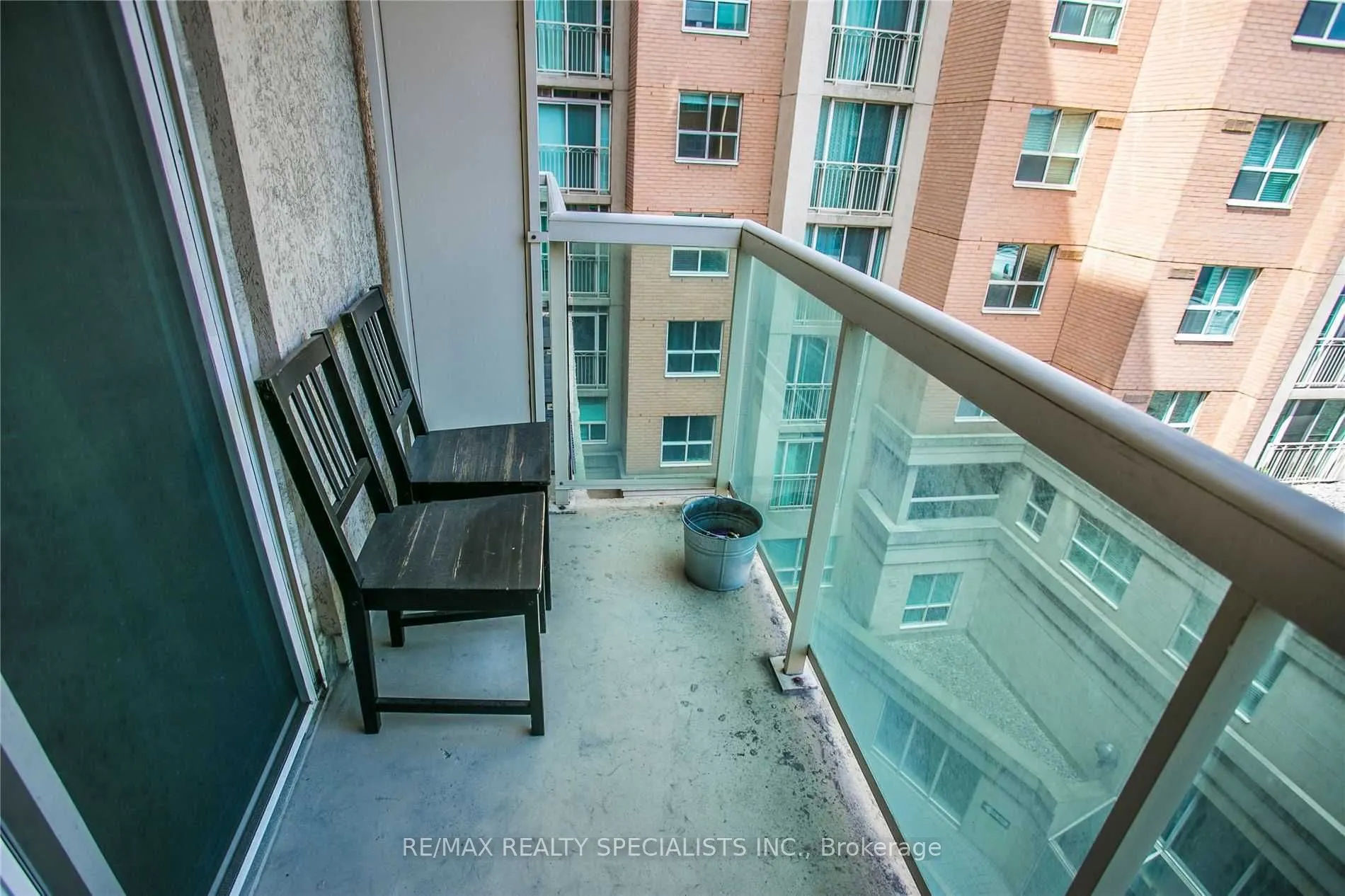 323 Richmond Street, #607