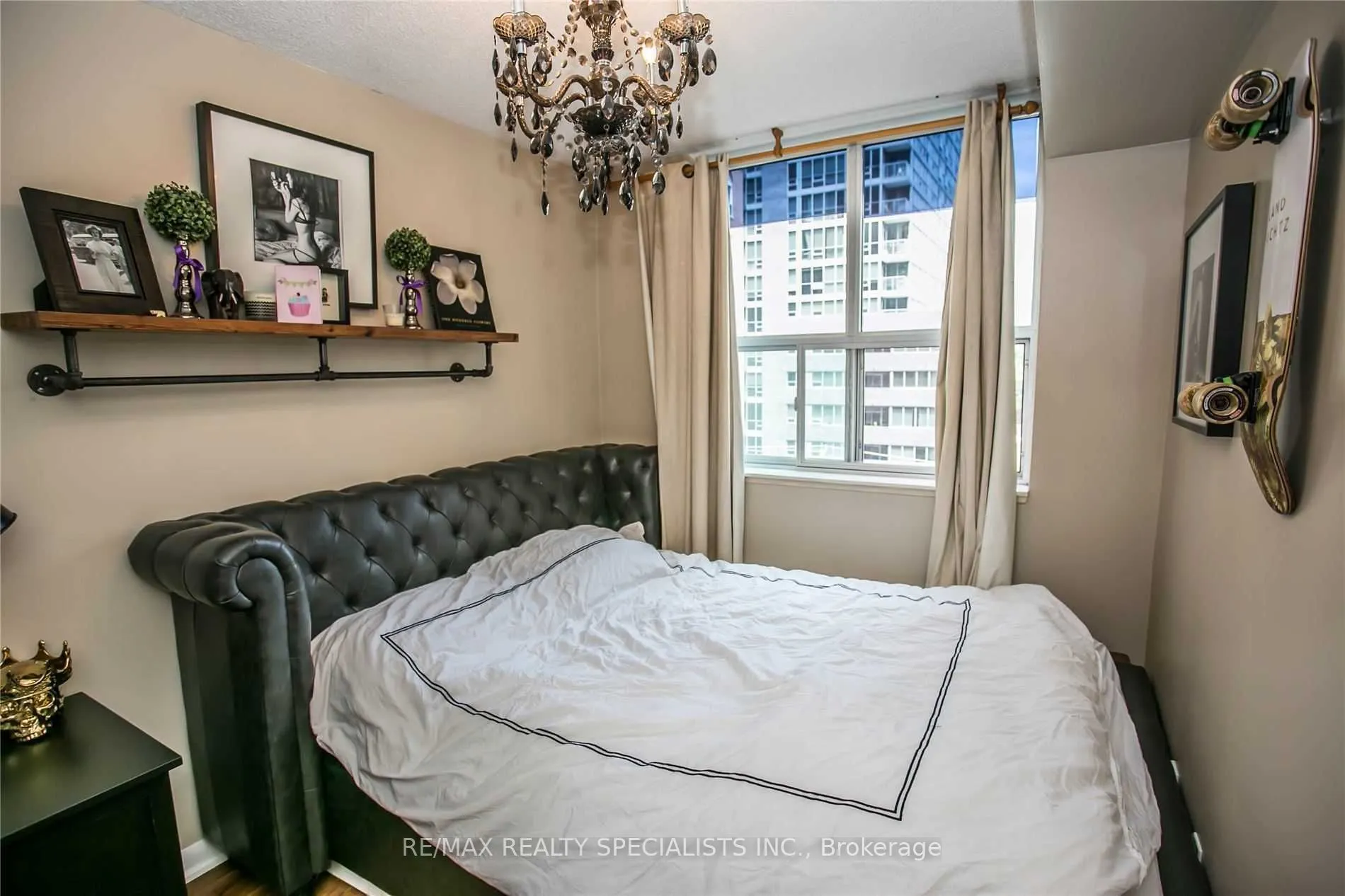323 Richmond Street, #607