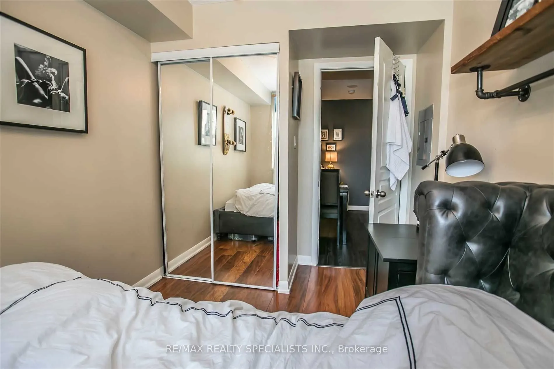 323 Richmond Street, #607