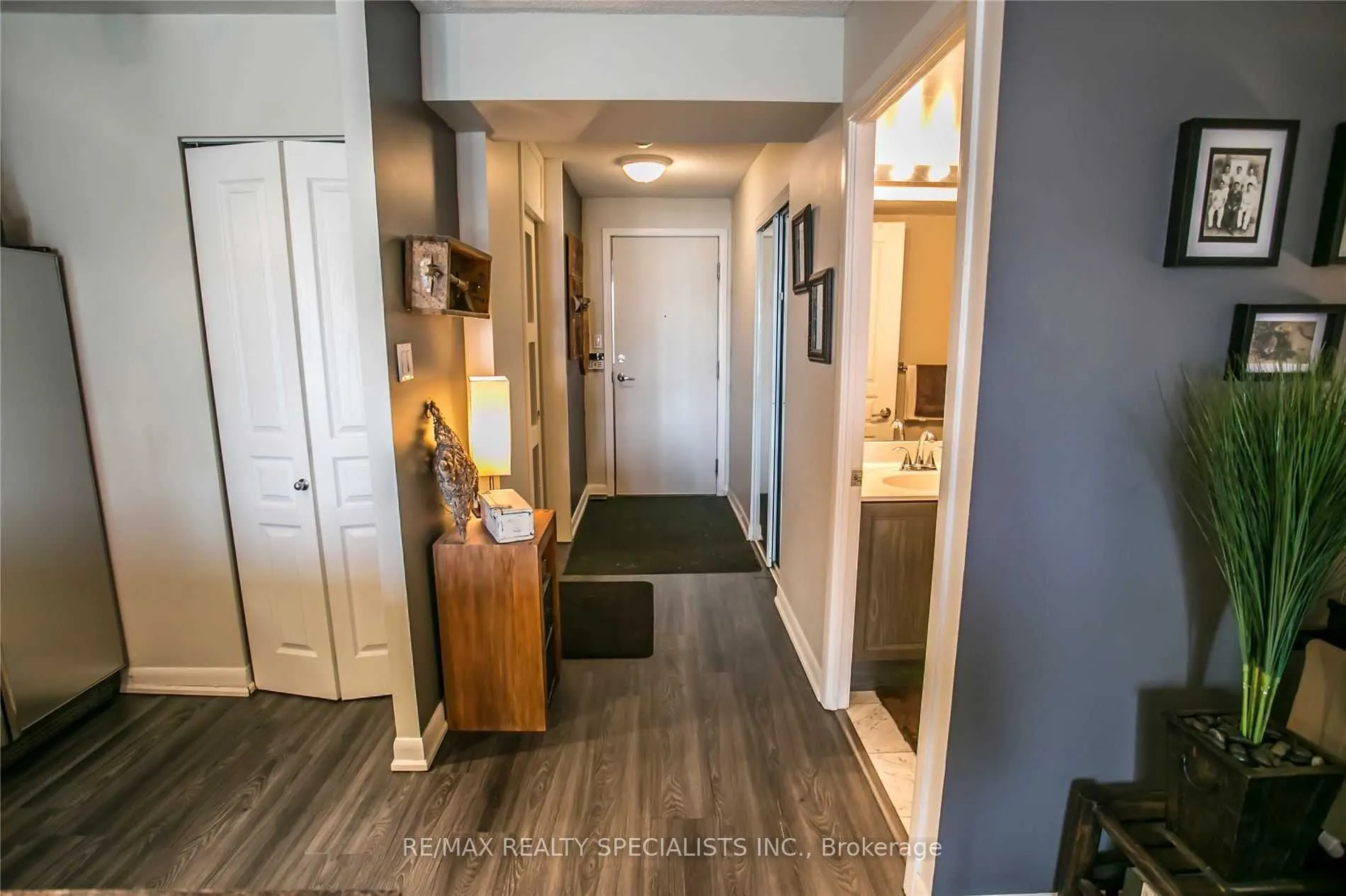 323 Richmond Street, #607