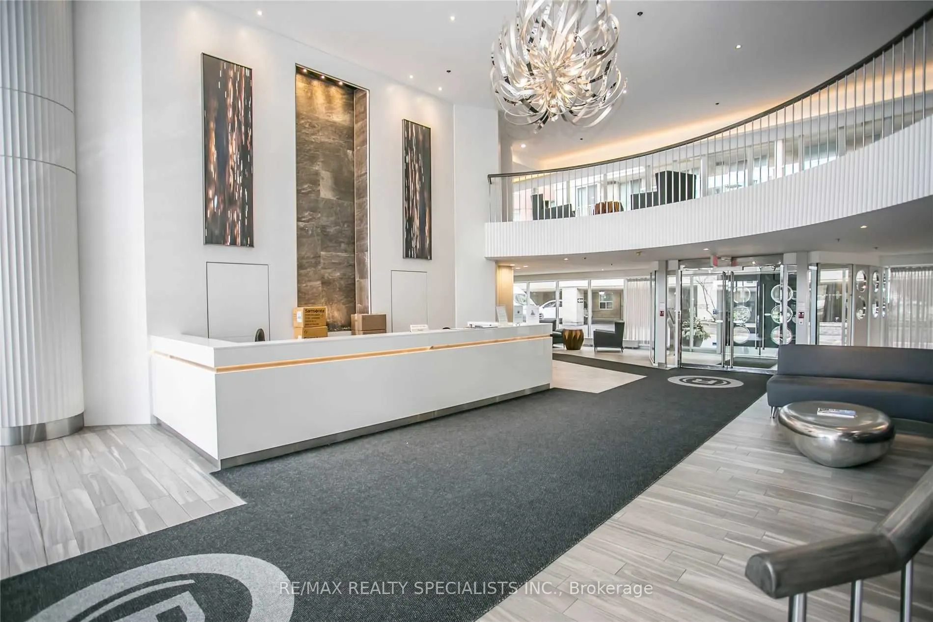 323 Richmond Street, #607