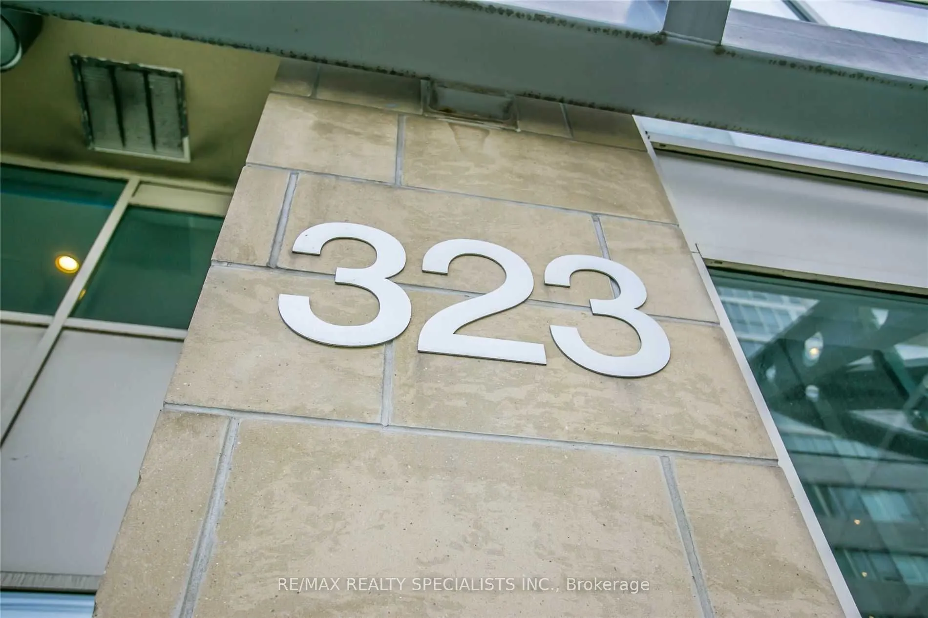 323 Richmond Street, #607