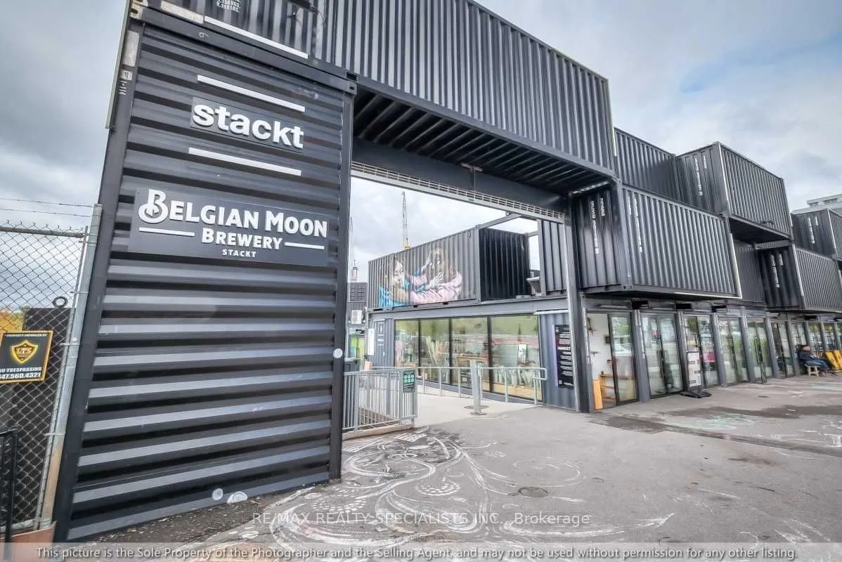 27 Bathurst Street, #915