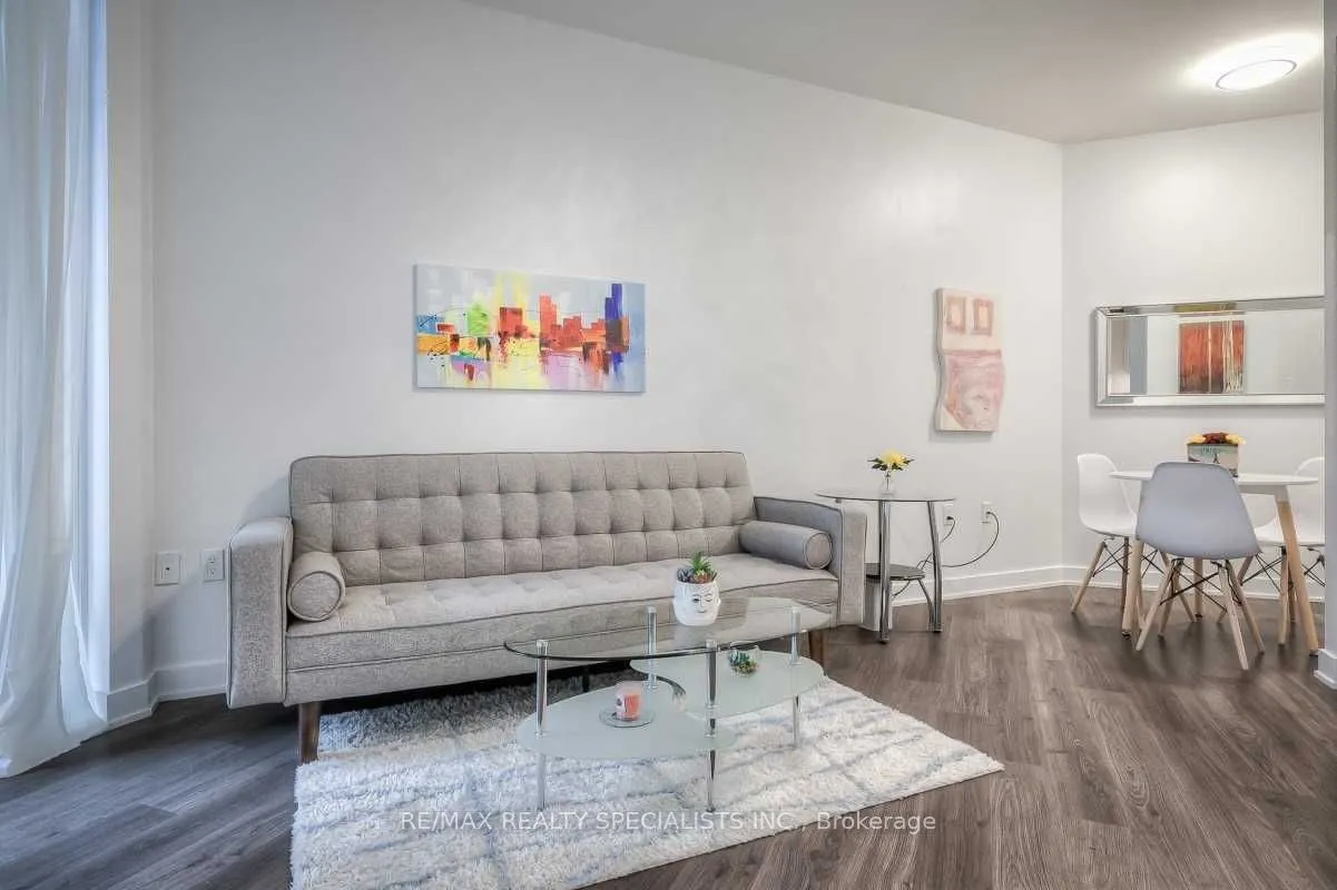 27 Bathurst Street, #915
