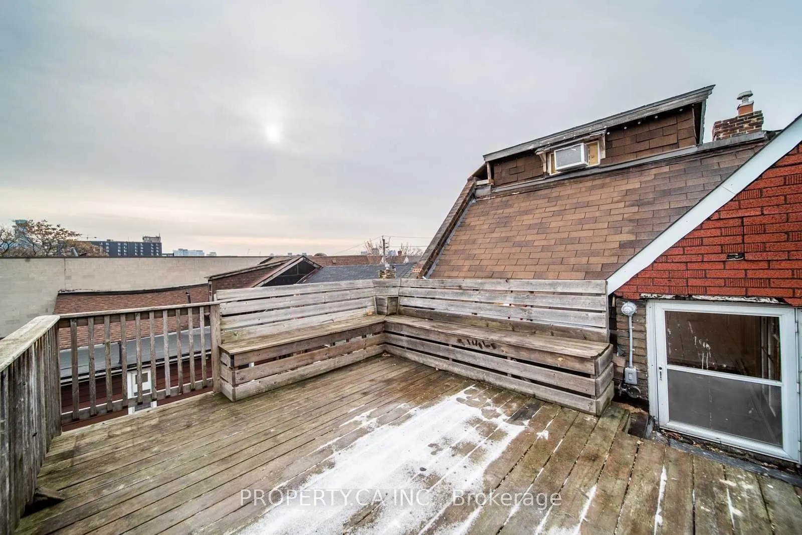 193 Augusta Avenue, #4