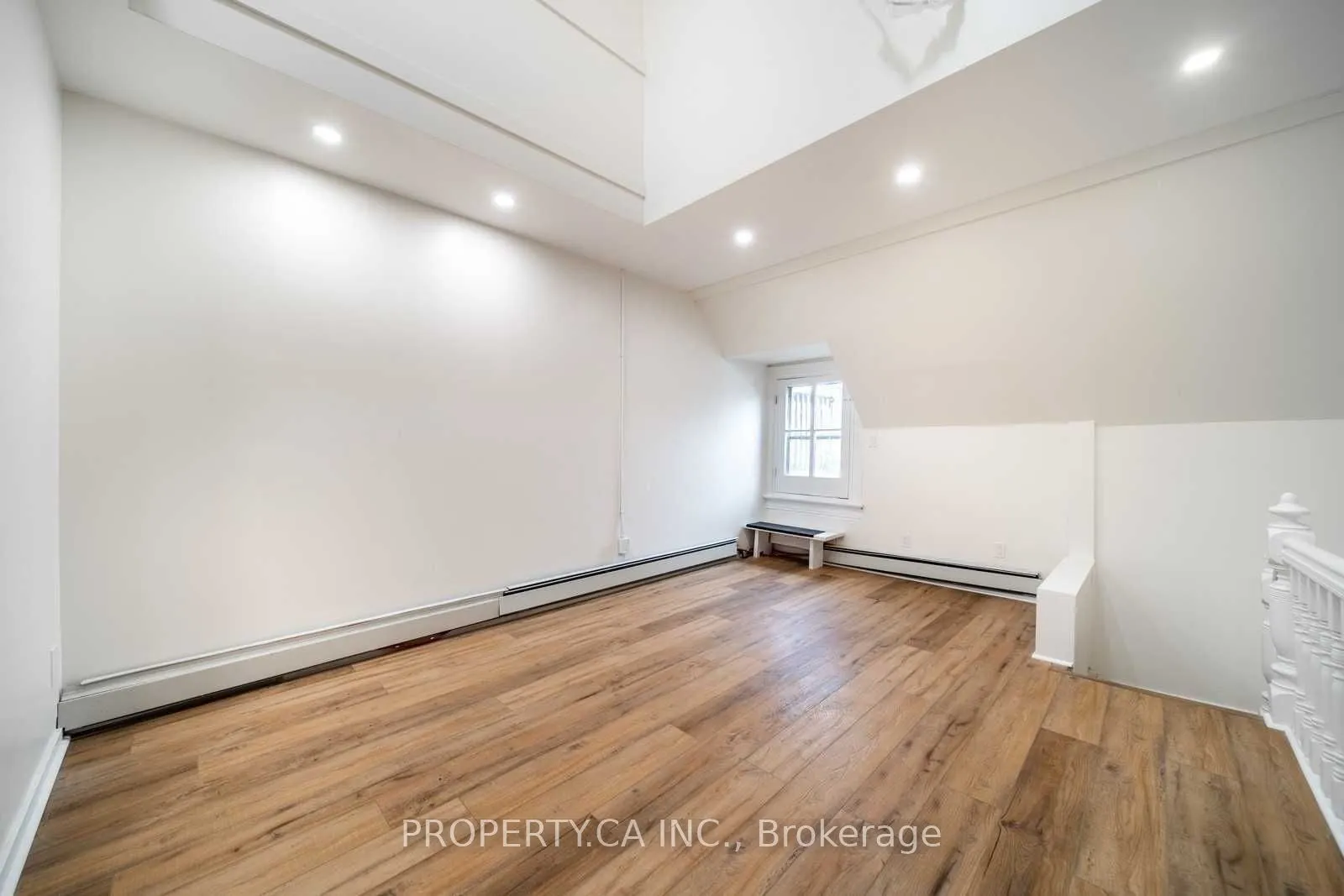 193 Augusta Avenue, #4