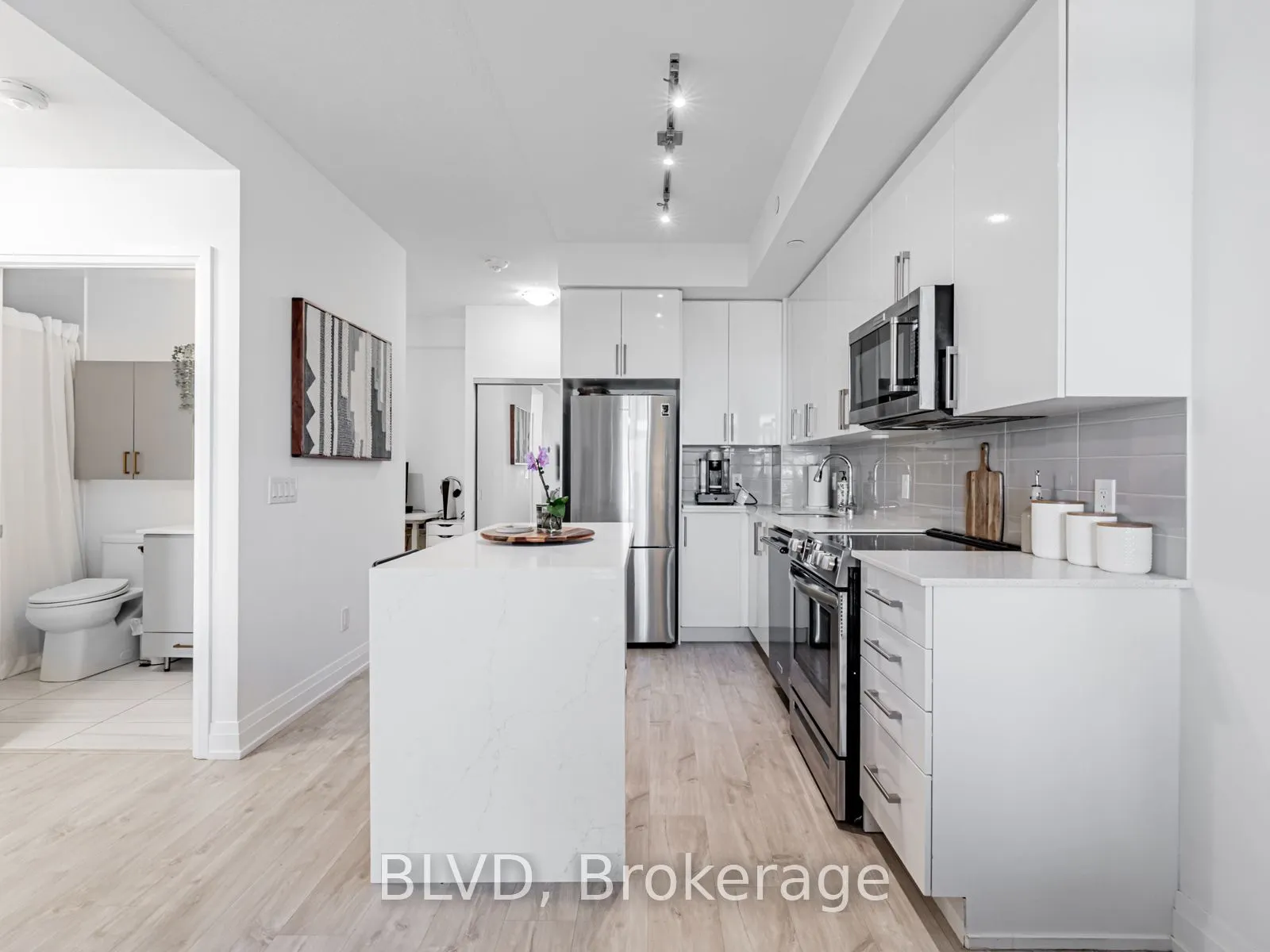591 Sheppard Avenue E, #528
